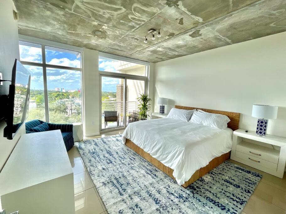 Midtown Miami Wynwood 2-Story Condo - Vice City