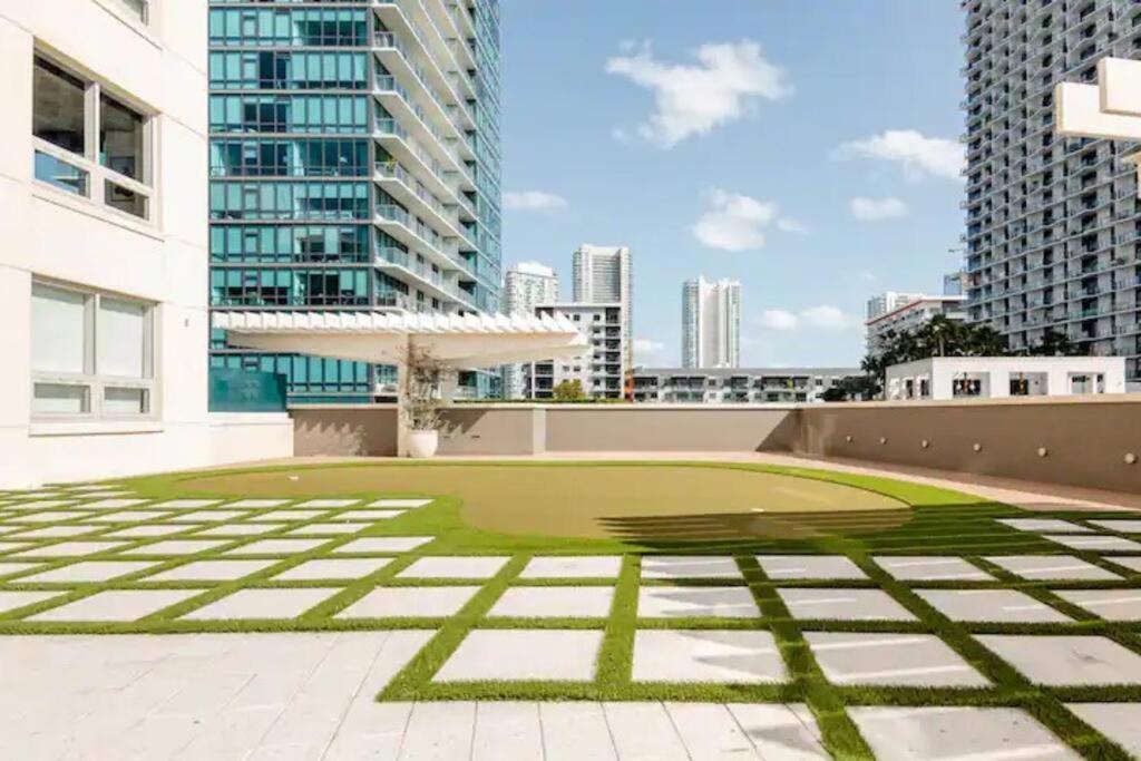Midtown Miami Wynwood 2-Story Condo - Vice City