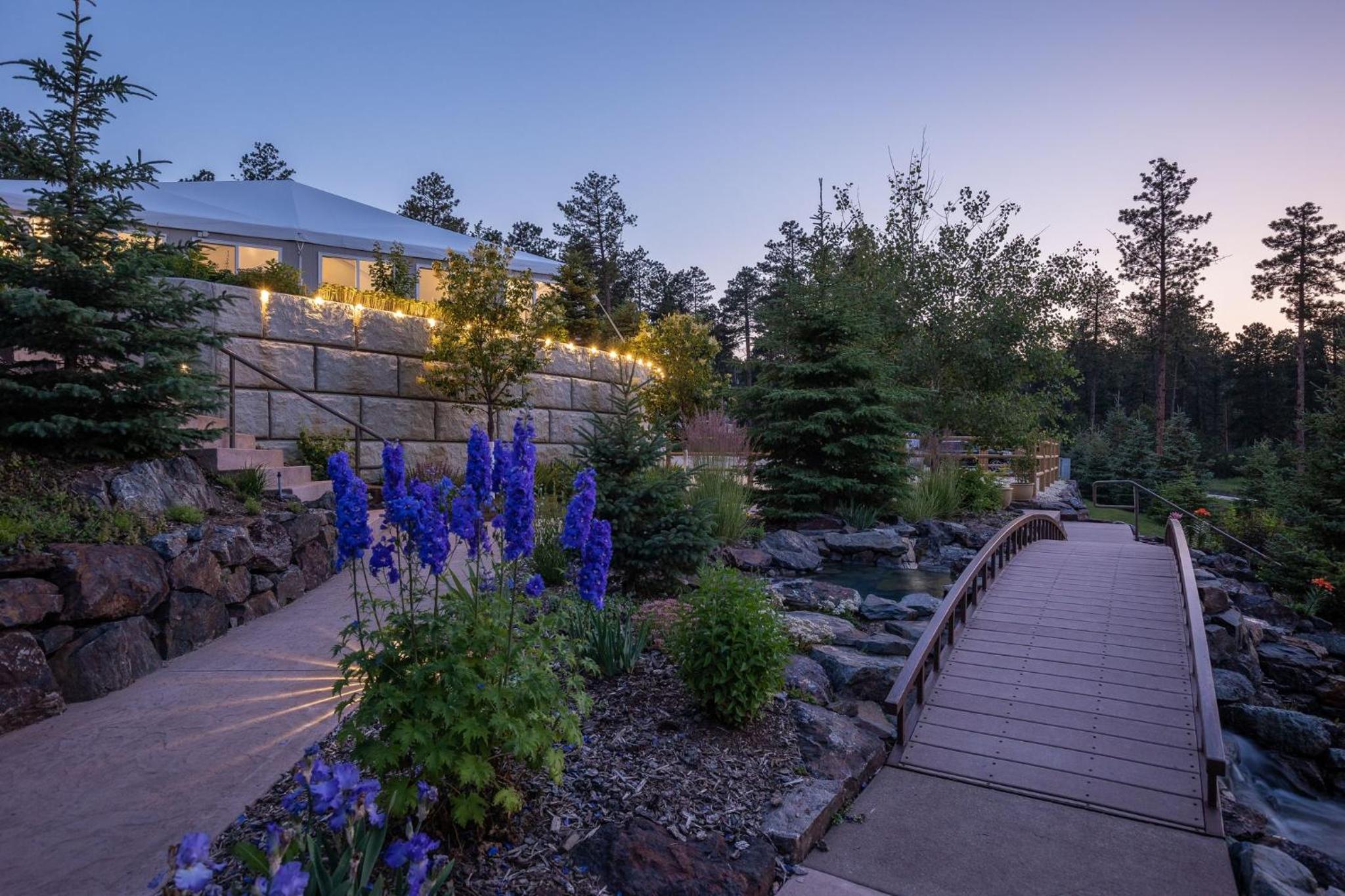 Summer Creek Inn