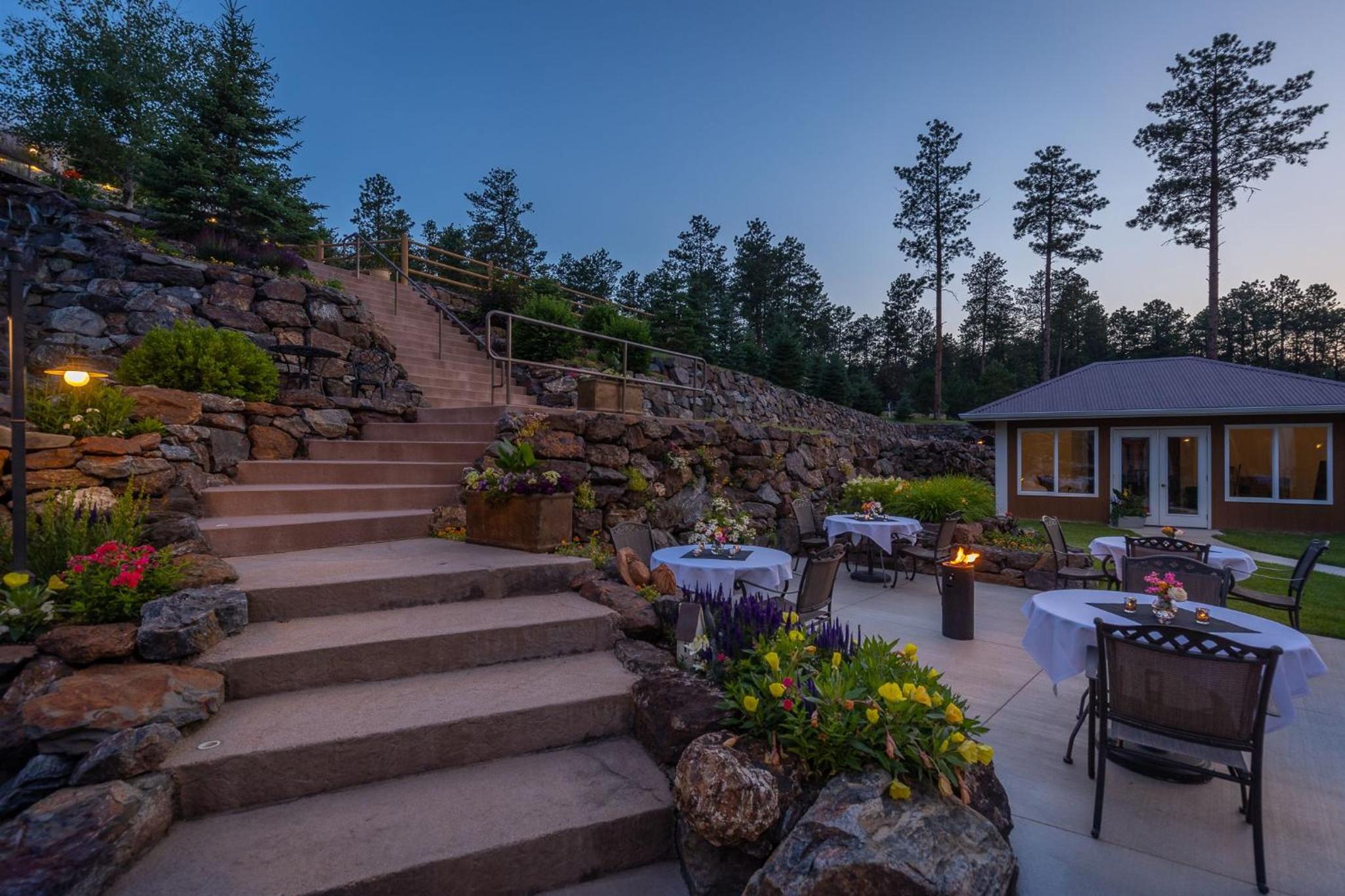 Summer Creek Inn