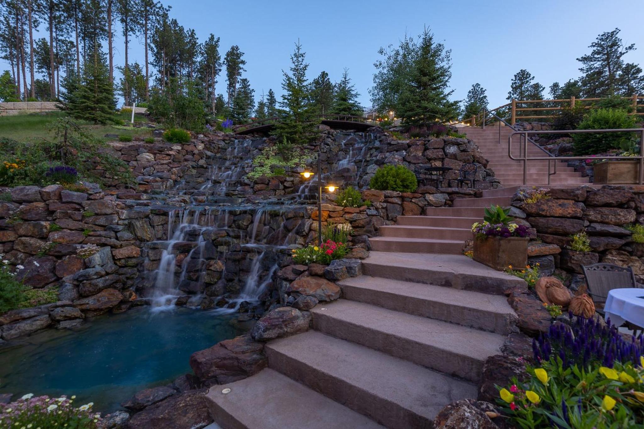 Summer Creek Inn