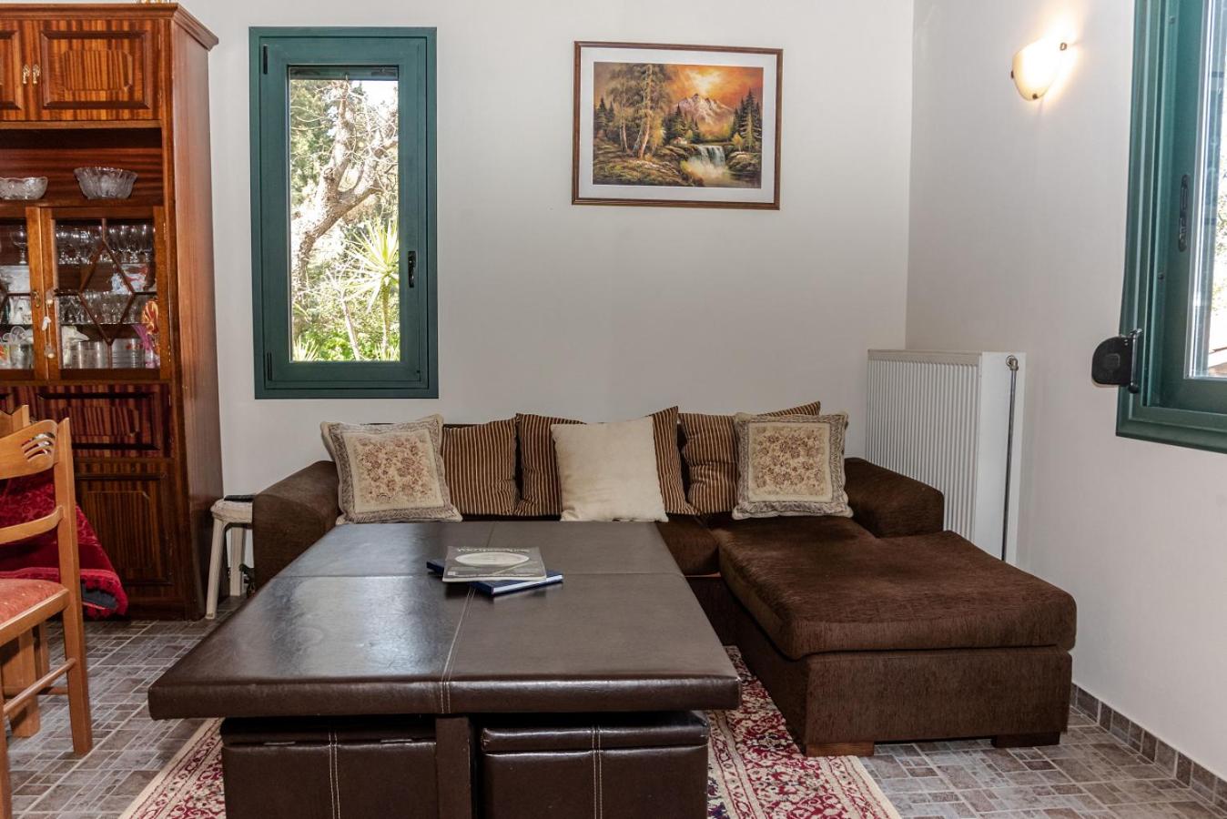 Anna's Traditional Villa, Pool & Hiking Trail view 2