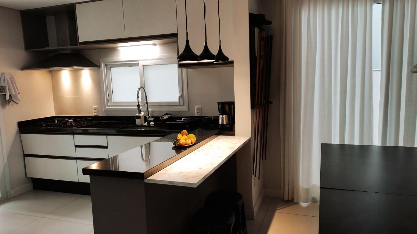 Casa 4 quartos com Piscina e Jacuzzi em Jurerê