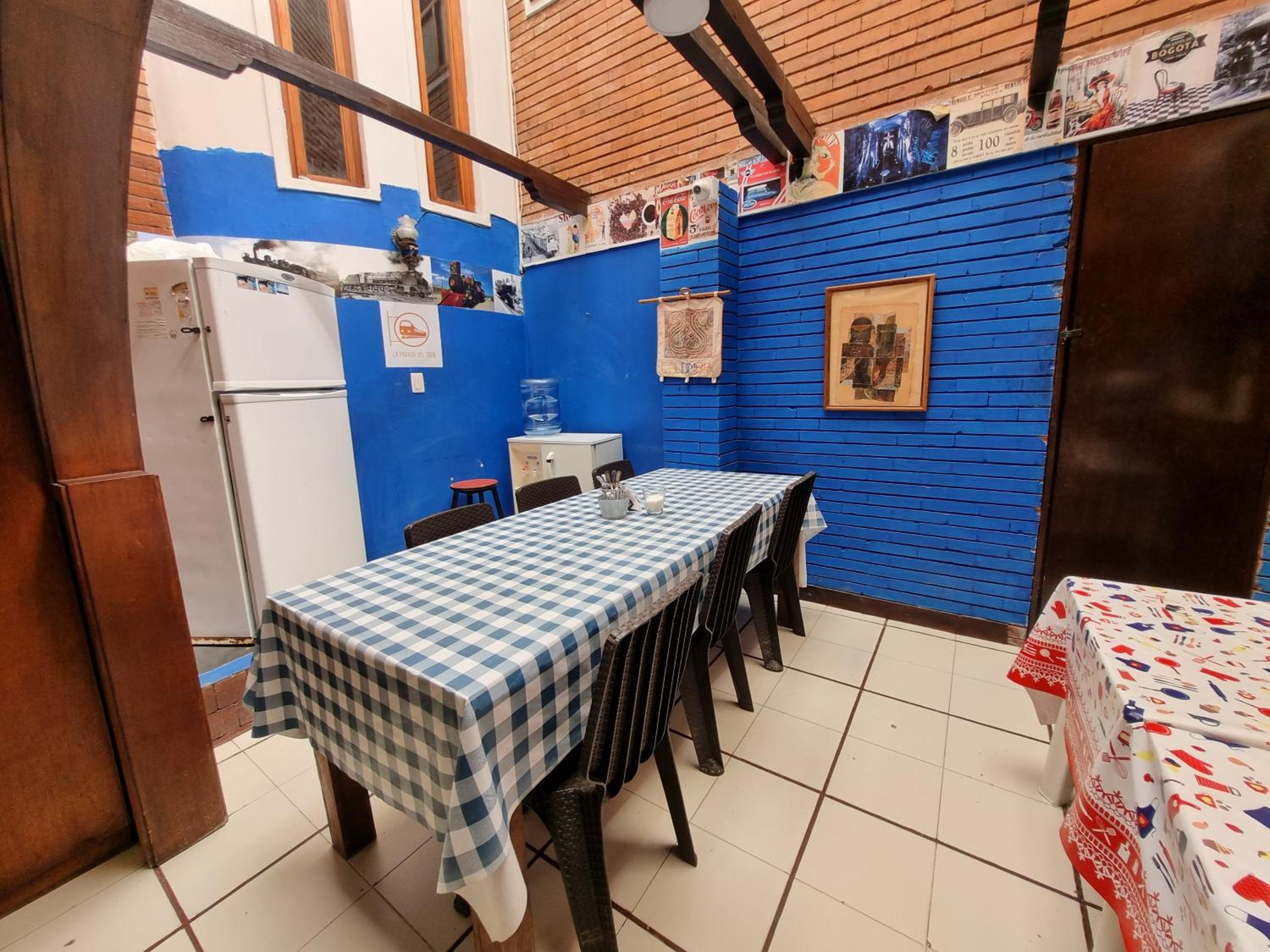 acogedor Hostal usaquen la parada del tren