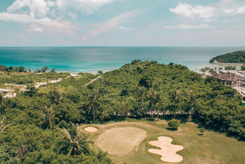 Modern Tropical Luxe Apartment - Boracay Newcoast view 3