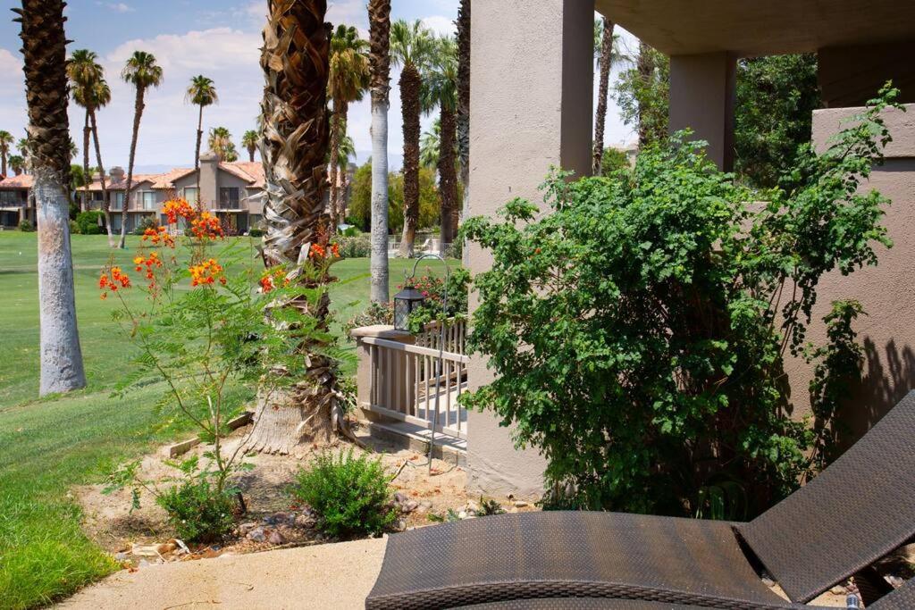 Sunny Palm Desert Escape on Golf Course
