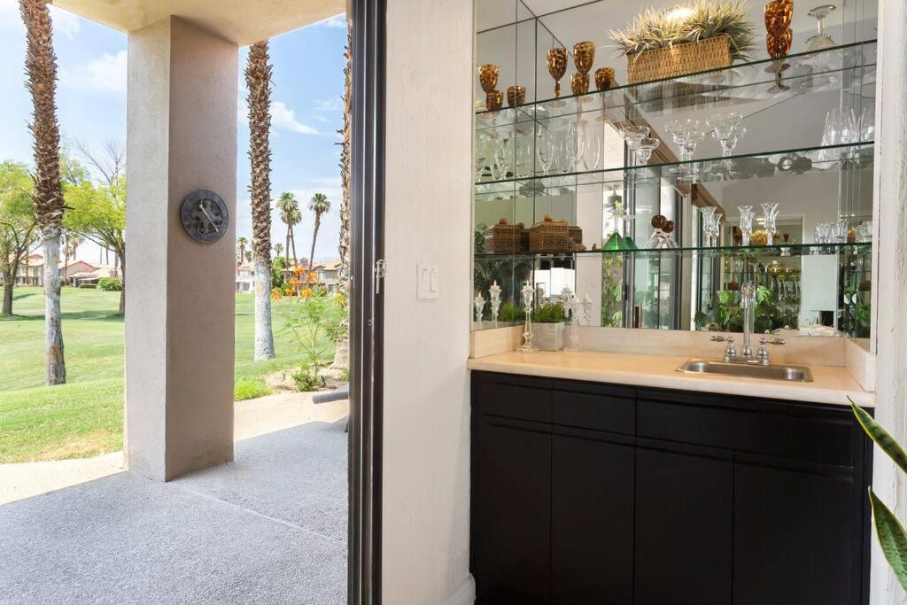 Sunny Palm Desert Escape on Golf Course