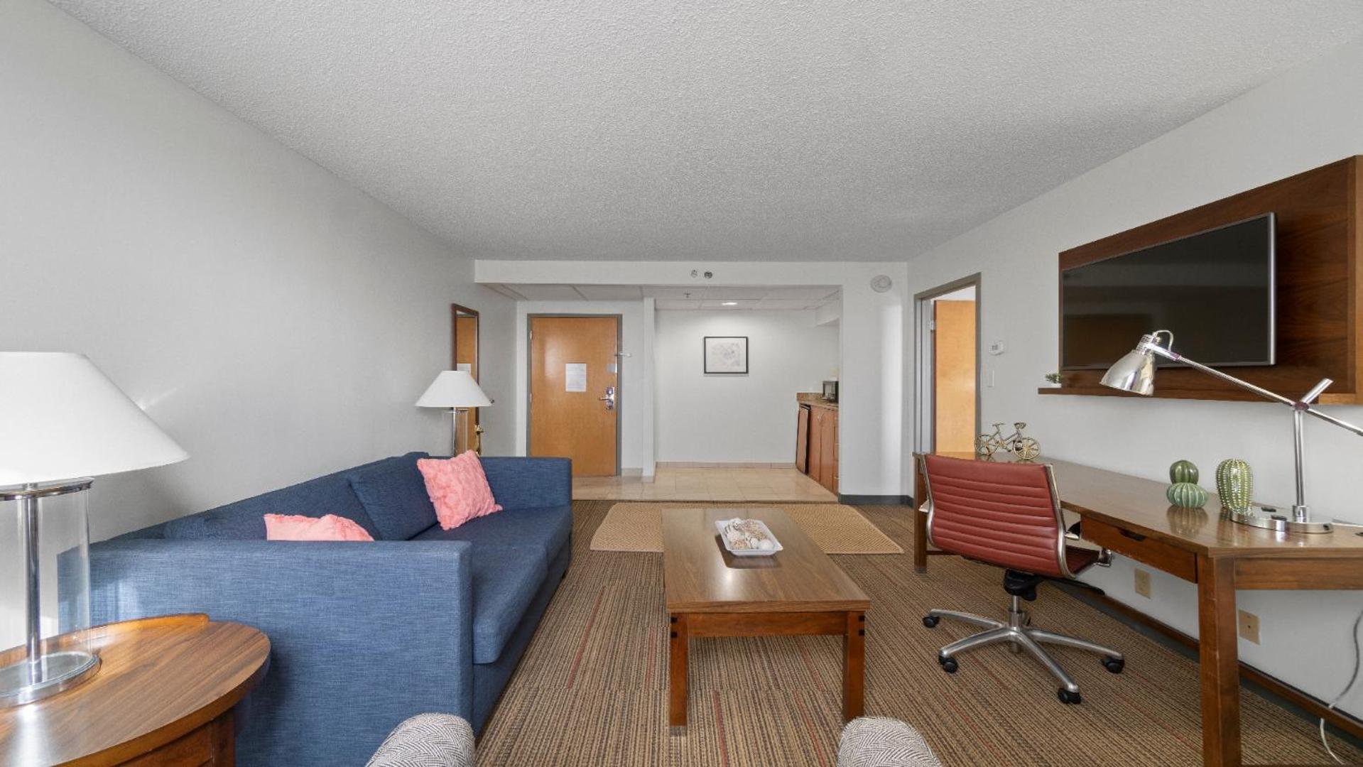 315 LoSo Hotel Airport