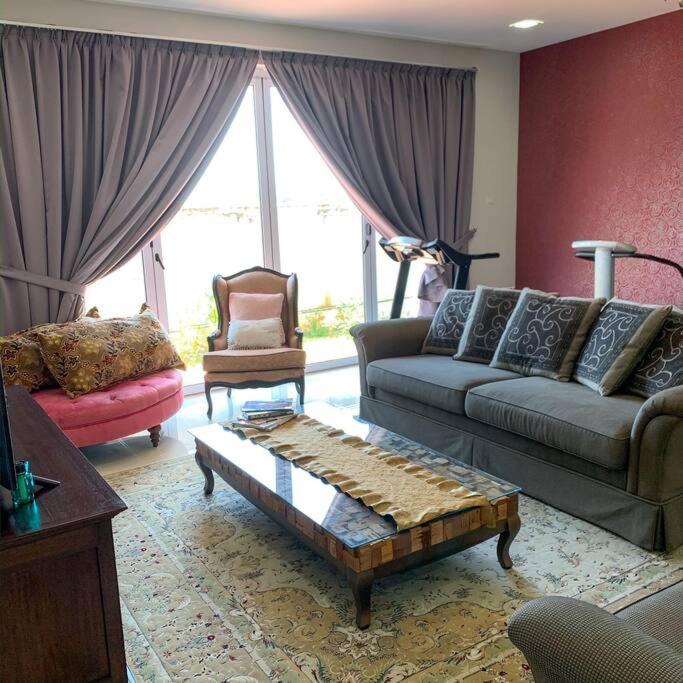 Santai Homestay Jb