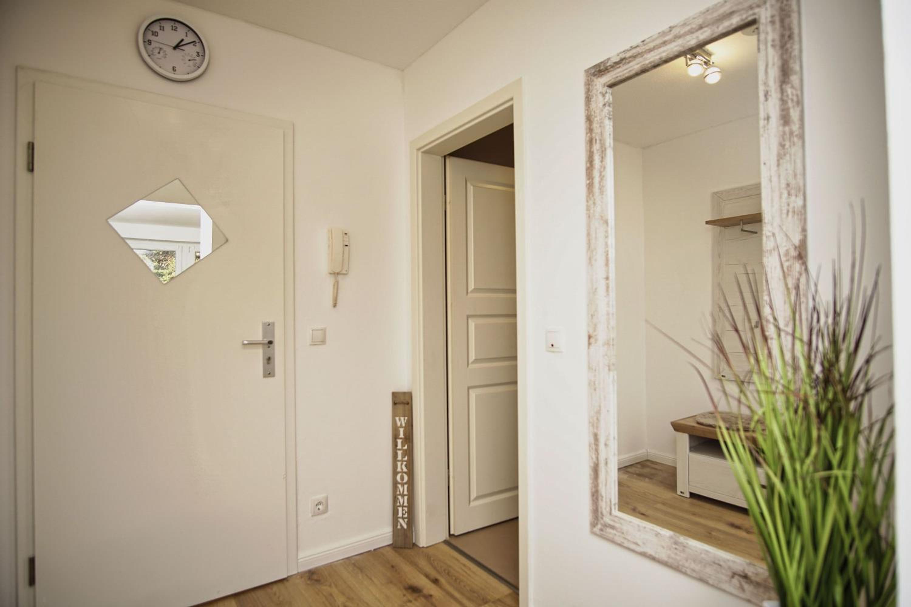 schöne 2-Raum-Wohnung mit Balkon, gratis Nutzung vom AHOI Erlebnisbad und Sauna in Sellin - Villa Jolie FeWo 09