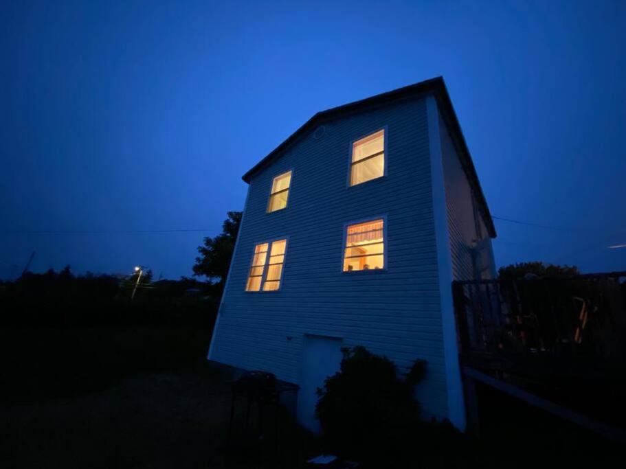 Ferryland Green House - Steps to Ocean!