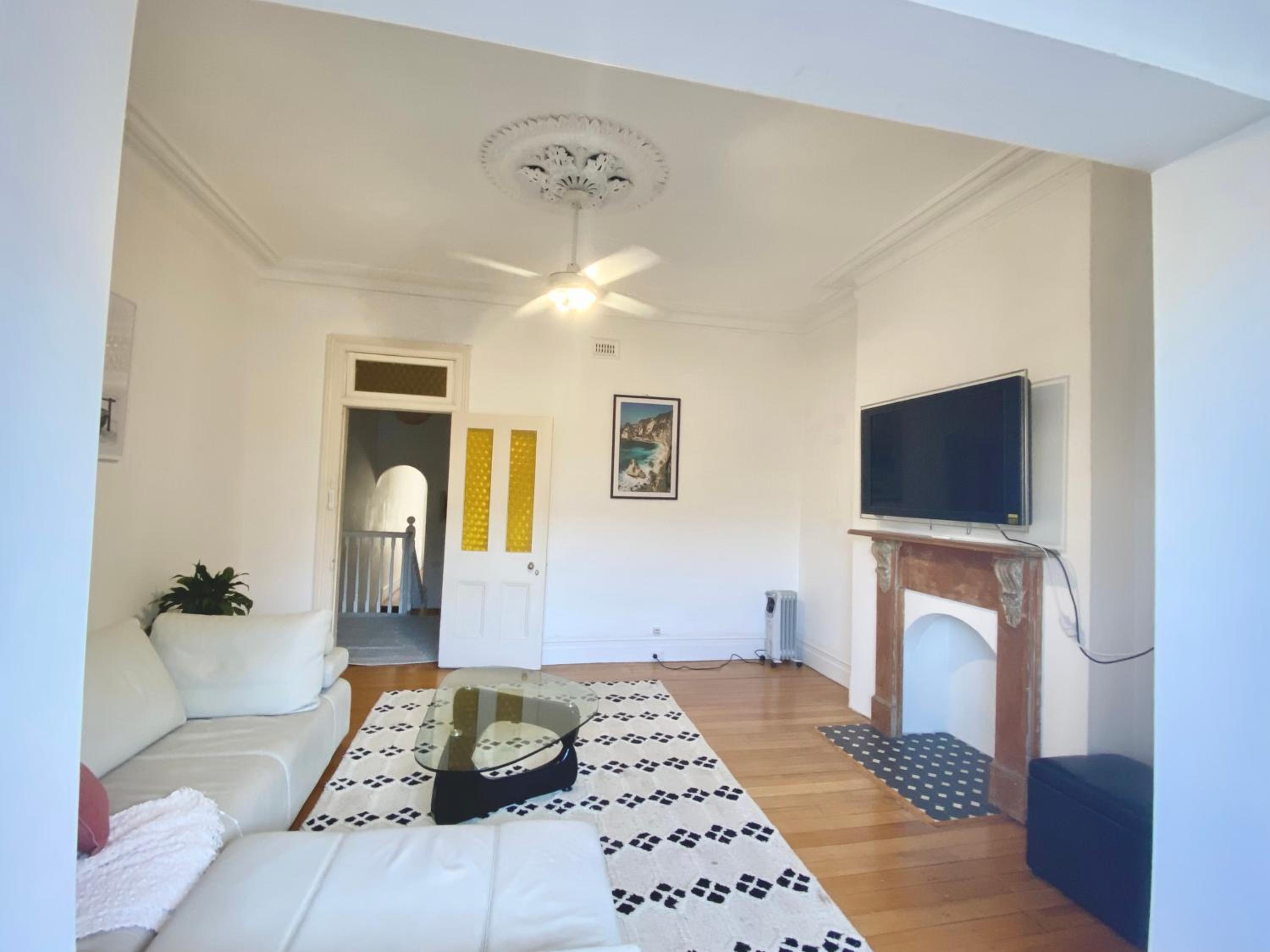 Sunny Apartment in Surry Hills