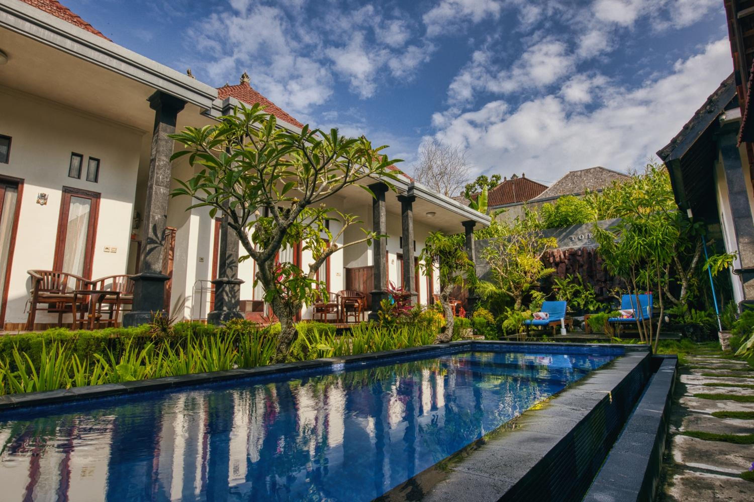 Toro Cottage view 3