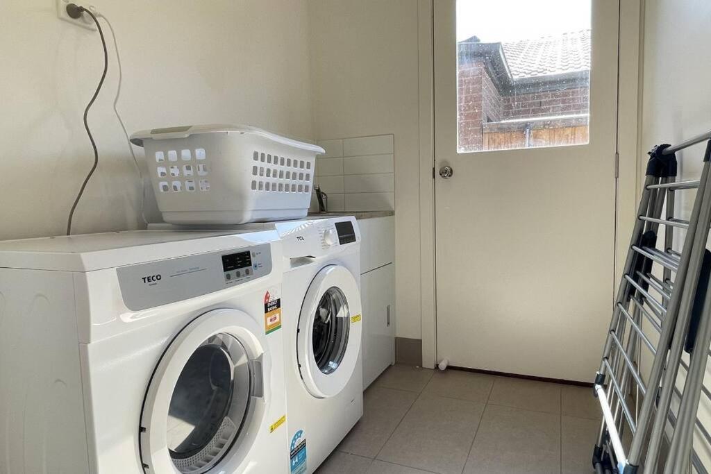 New 5-BRM Rental House Free Parking Wifi @Melton