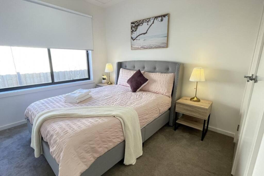 New 5-BRM Rental House Free Parking Wifi @Melton