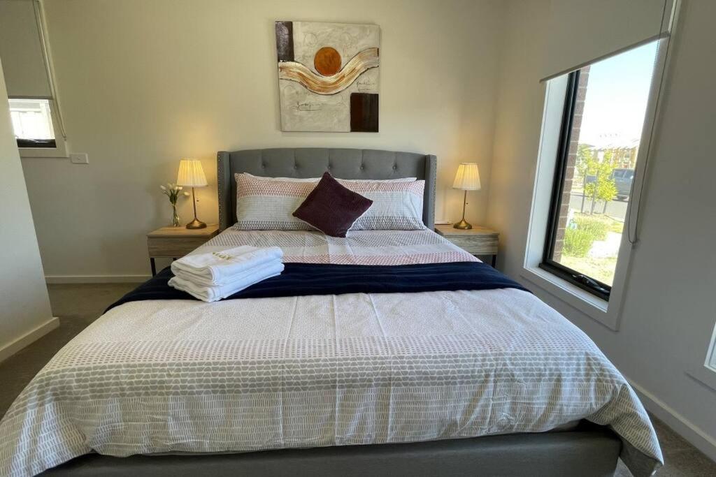 New 5-BRM Rental House Free Parking Wifi @Melton