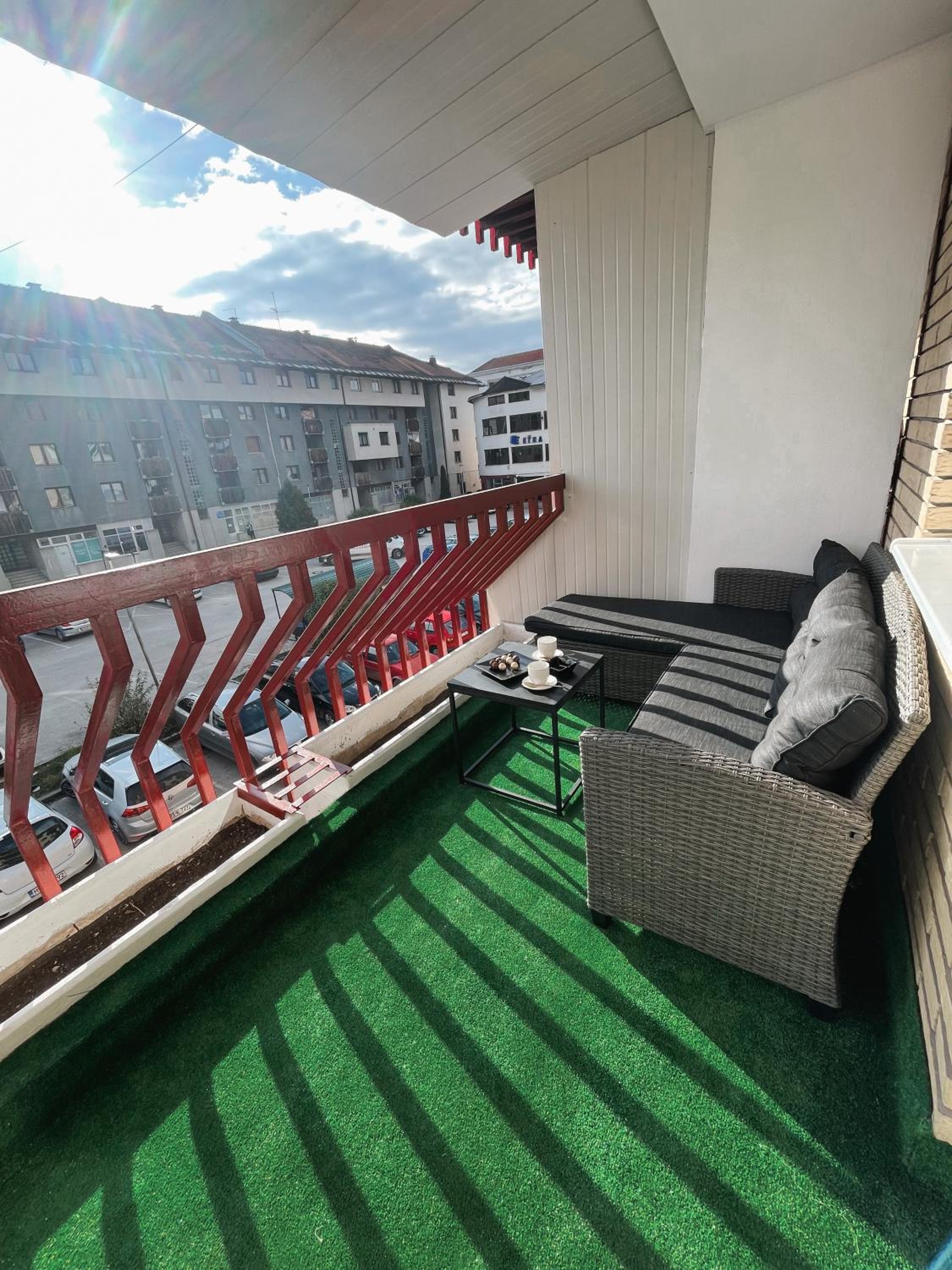 President Lux Apartment