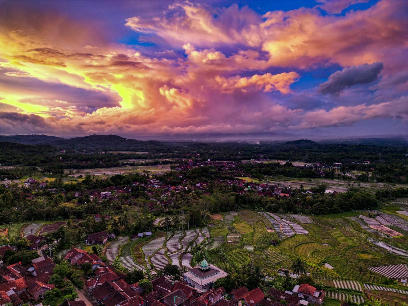 Villa Borobudur Resort
