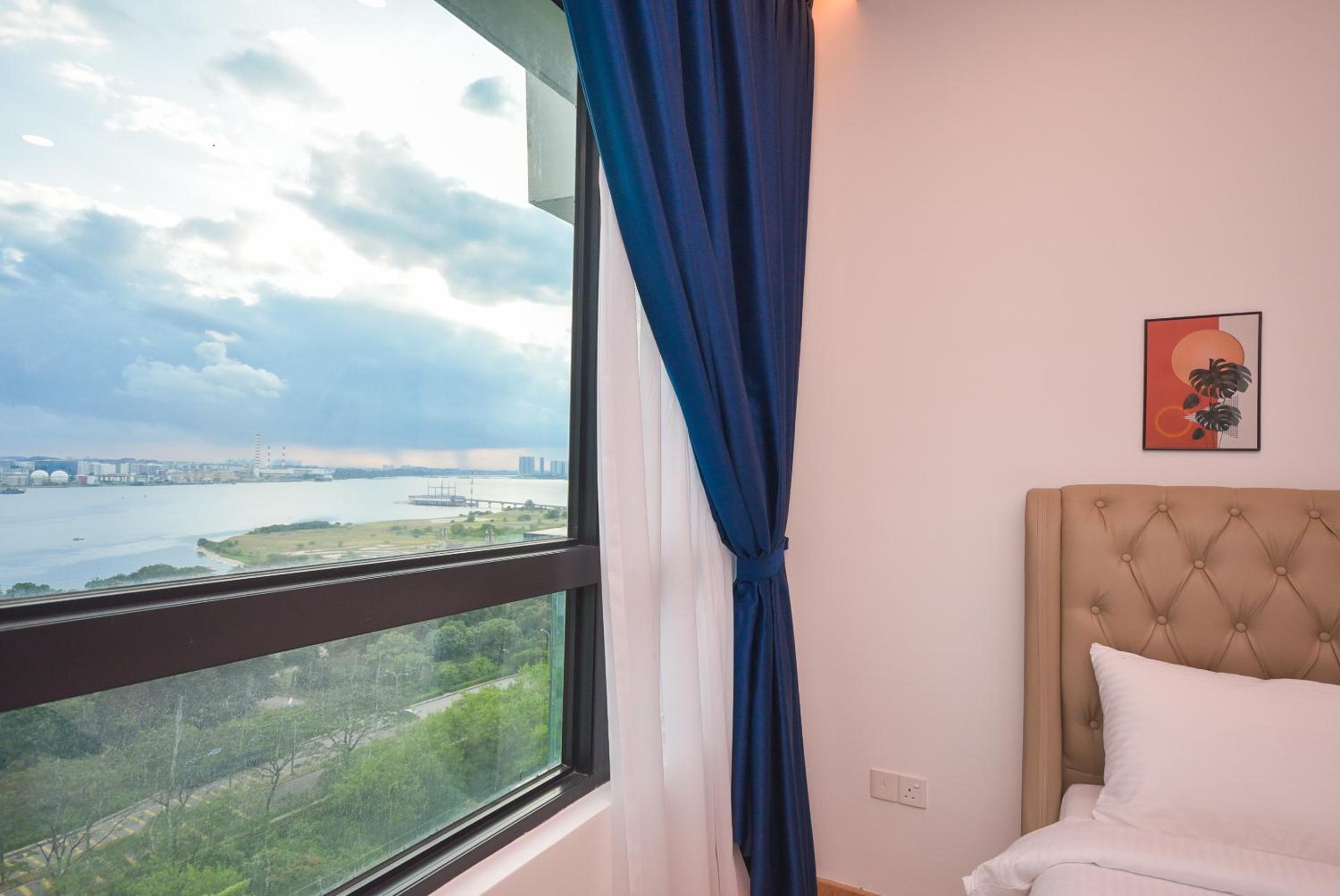 Marina View Resort by Nest Home [Bathtub & Seaview!]