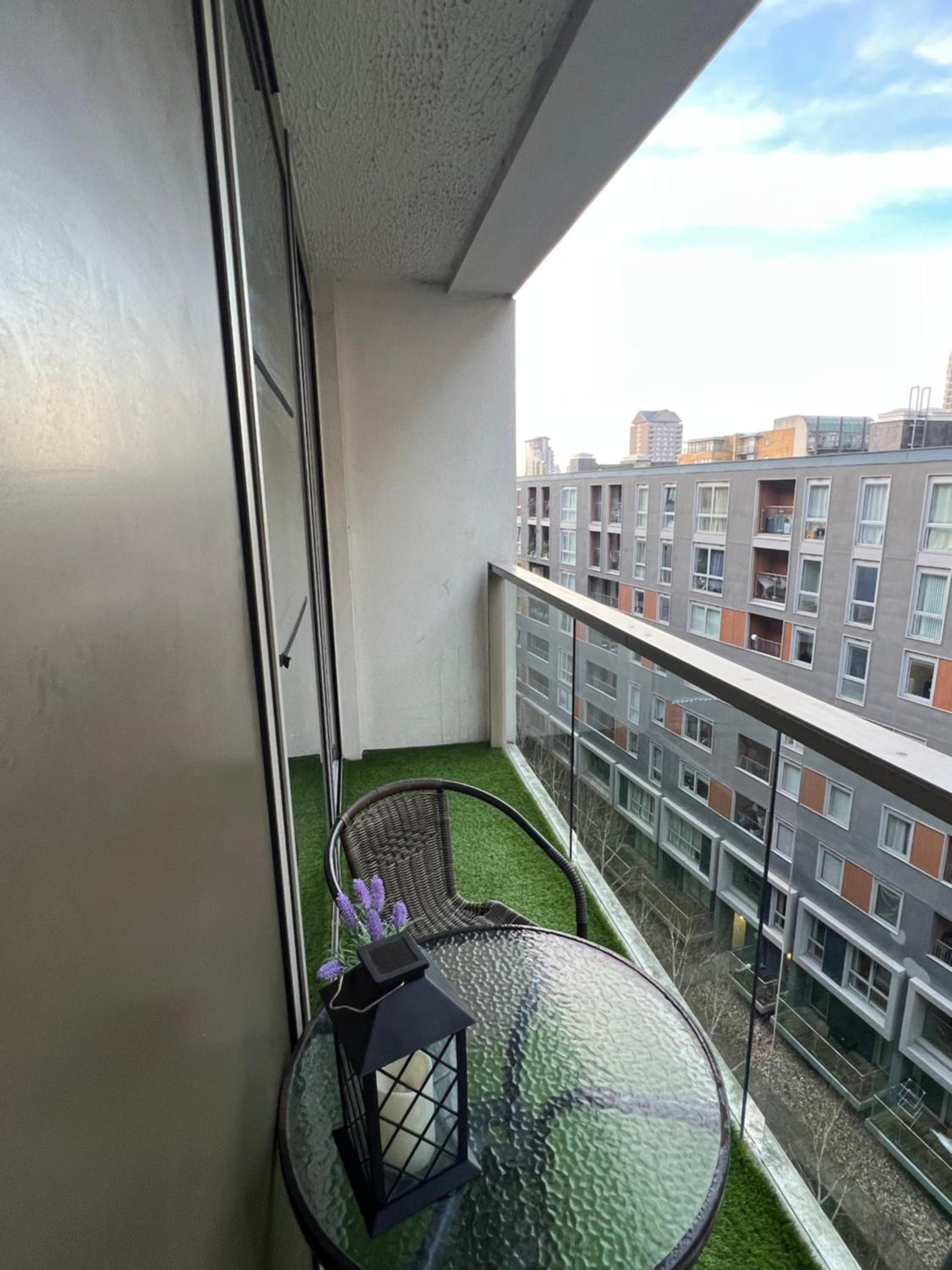 balcony