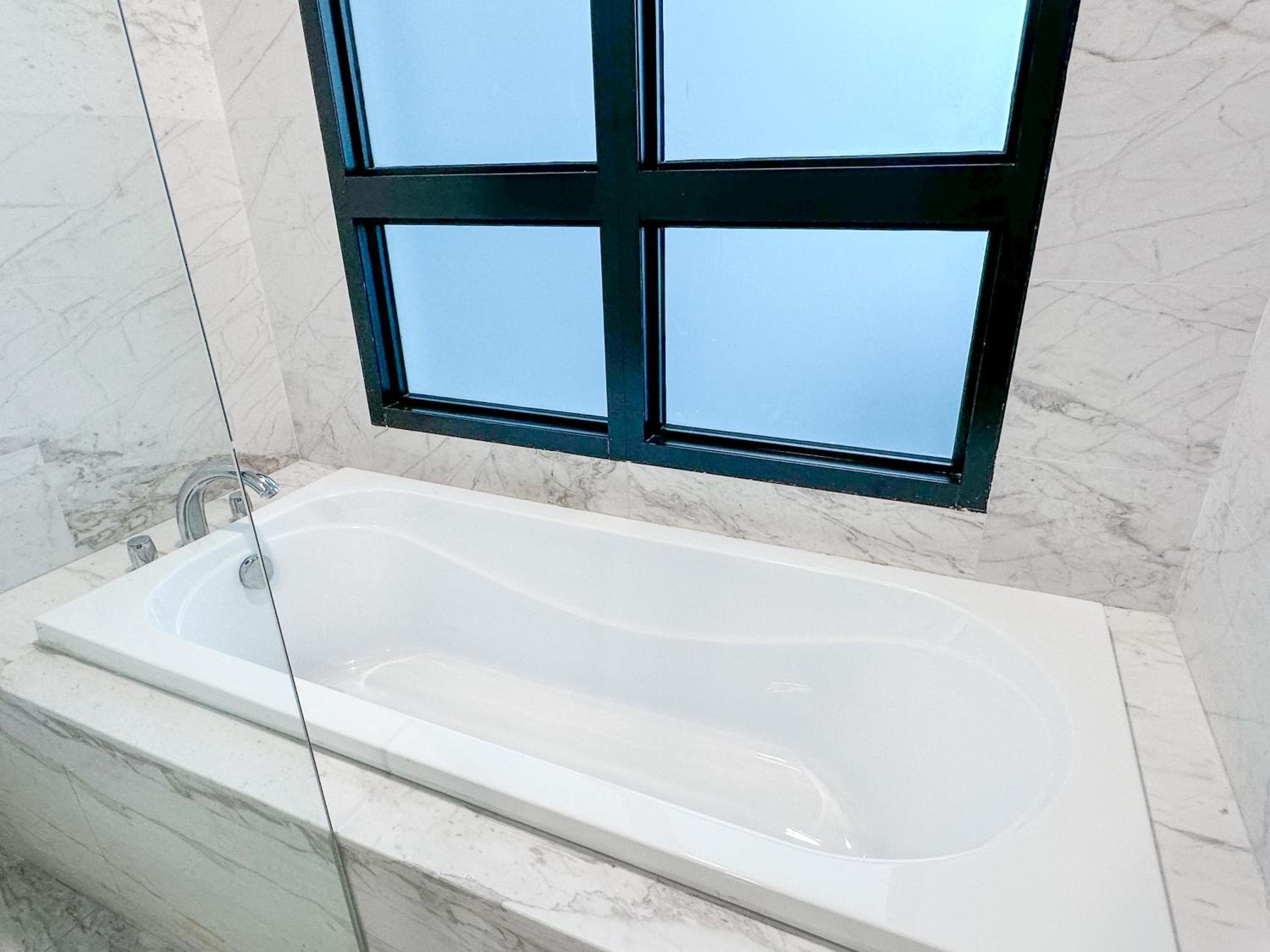 Marina View Resort by Nest Home [Bathtub & Seaview!]