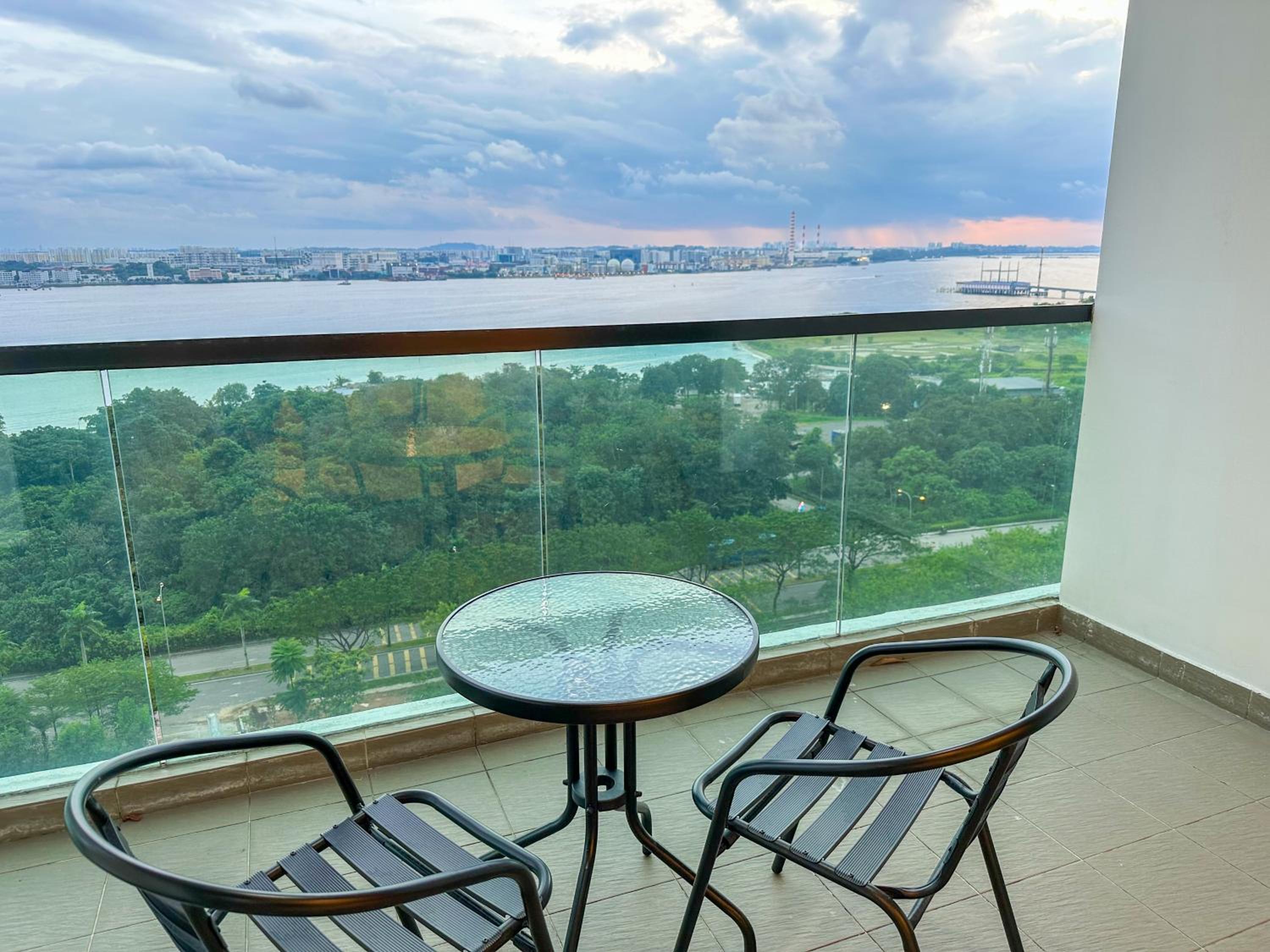 Marina View Resort by Nest Home [Bathtub & Seaview!]