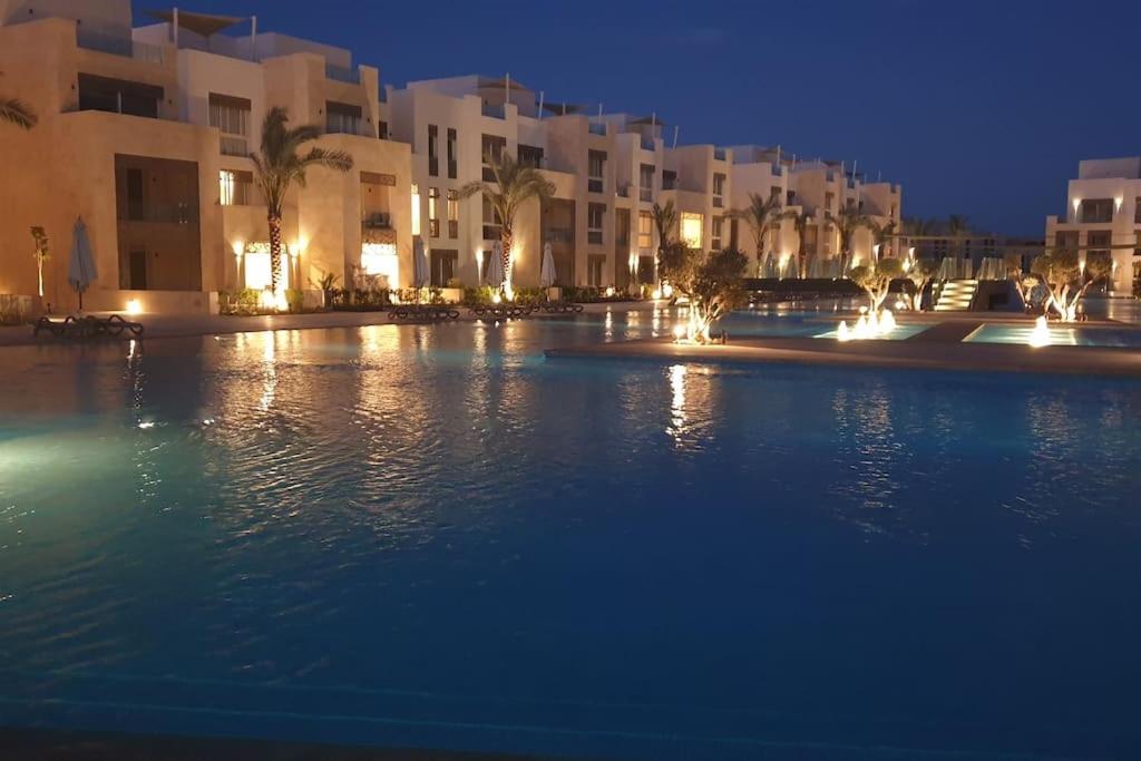 Mangroovy - 1BR Glamorous Gouna view condo