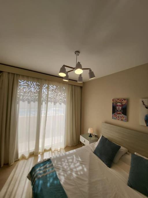 Mangroovy Ritzy, Cerulean appartement by the pool