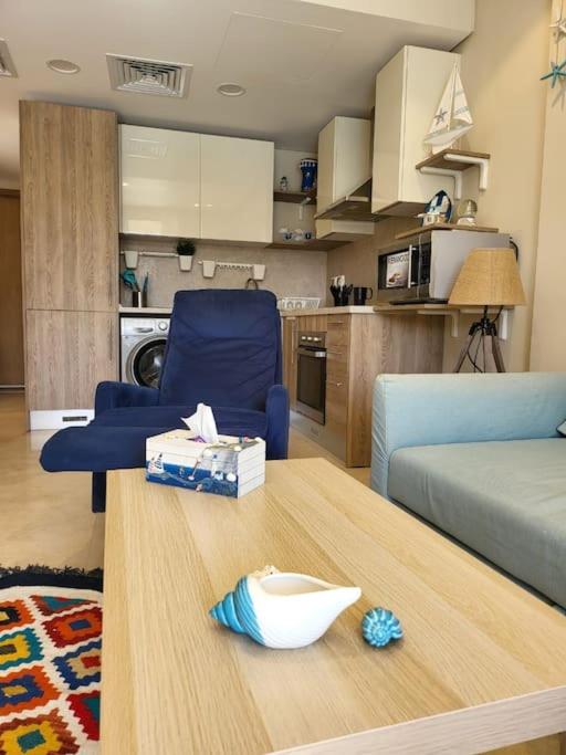Mangroovy Ritzy, Cerulean appartement by the pool