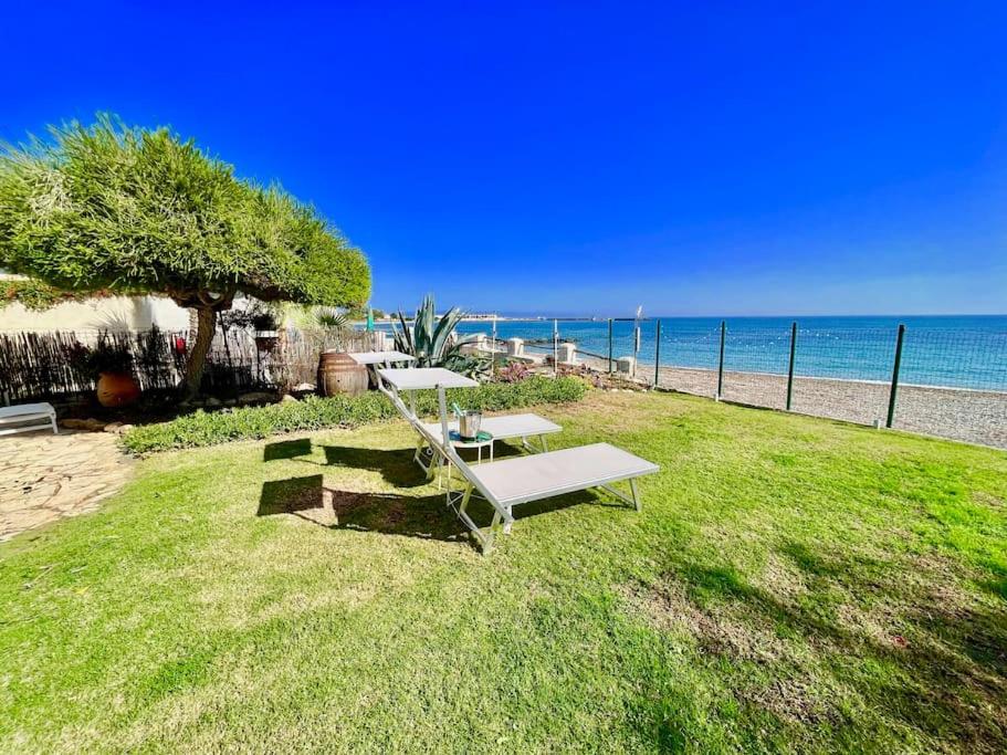 Paradise Beachfront Villa, Porto Columbu, Sardinia photo 5