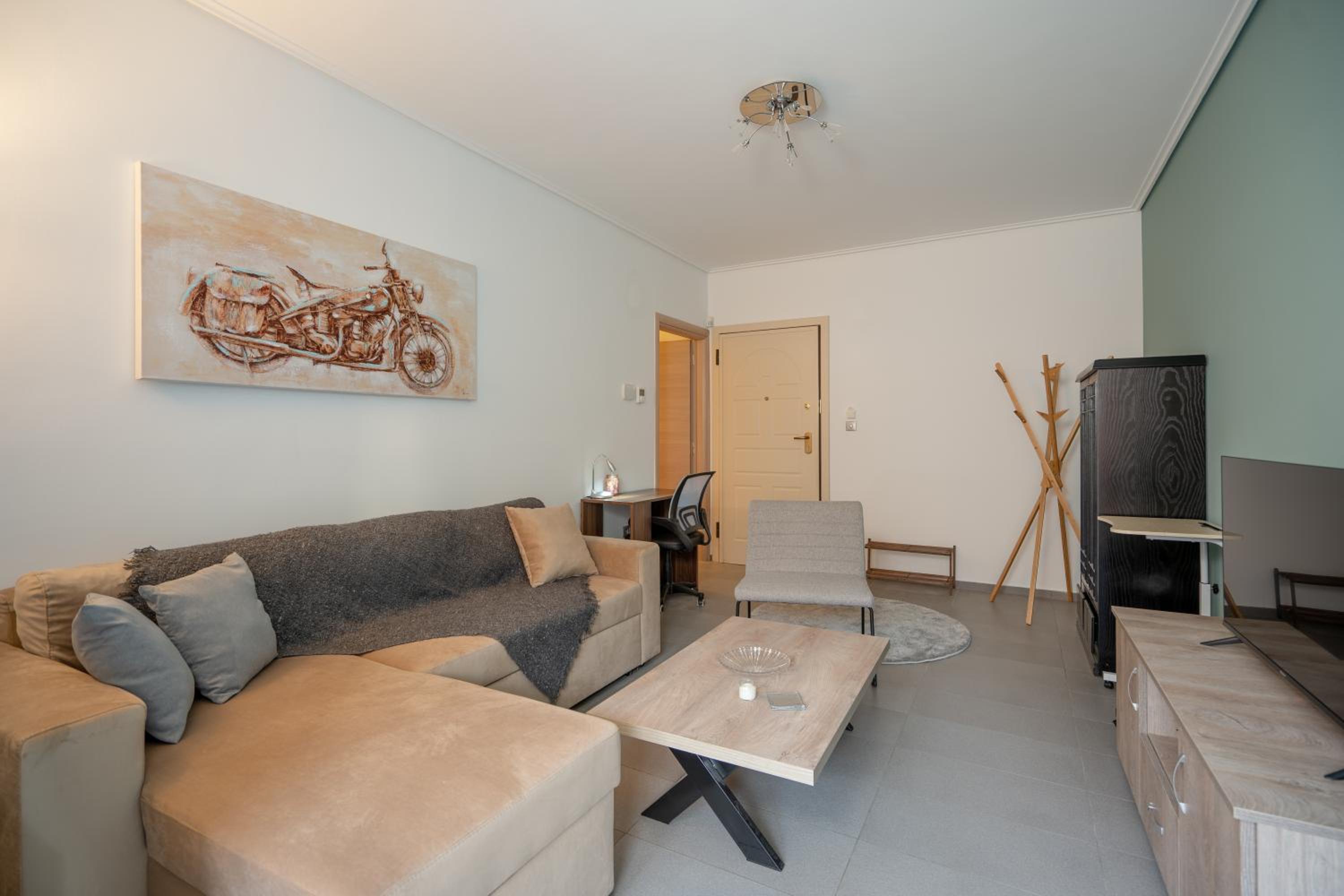 Relaxing 1bd apt. w/private balcony