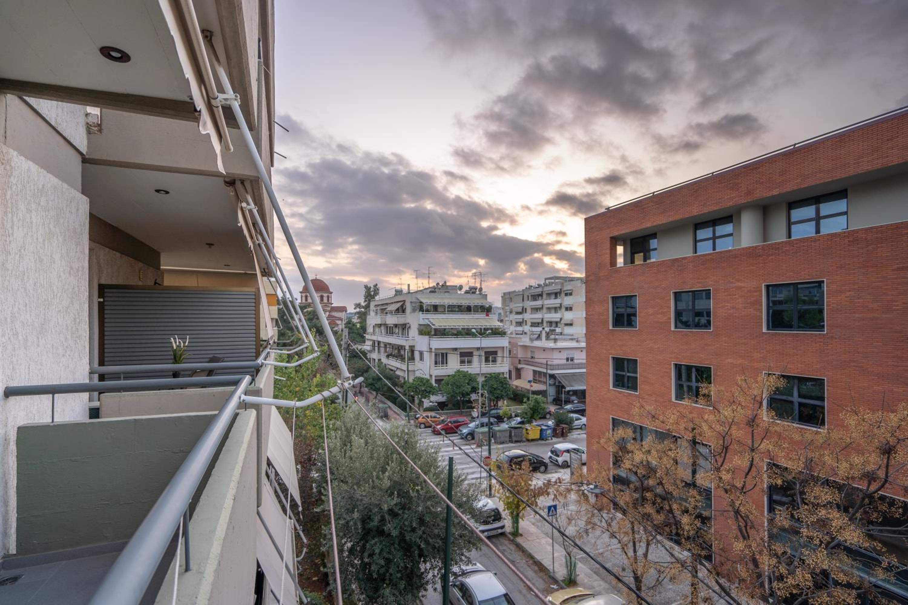 Relaxing 1bd apt. w/private balcony