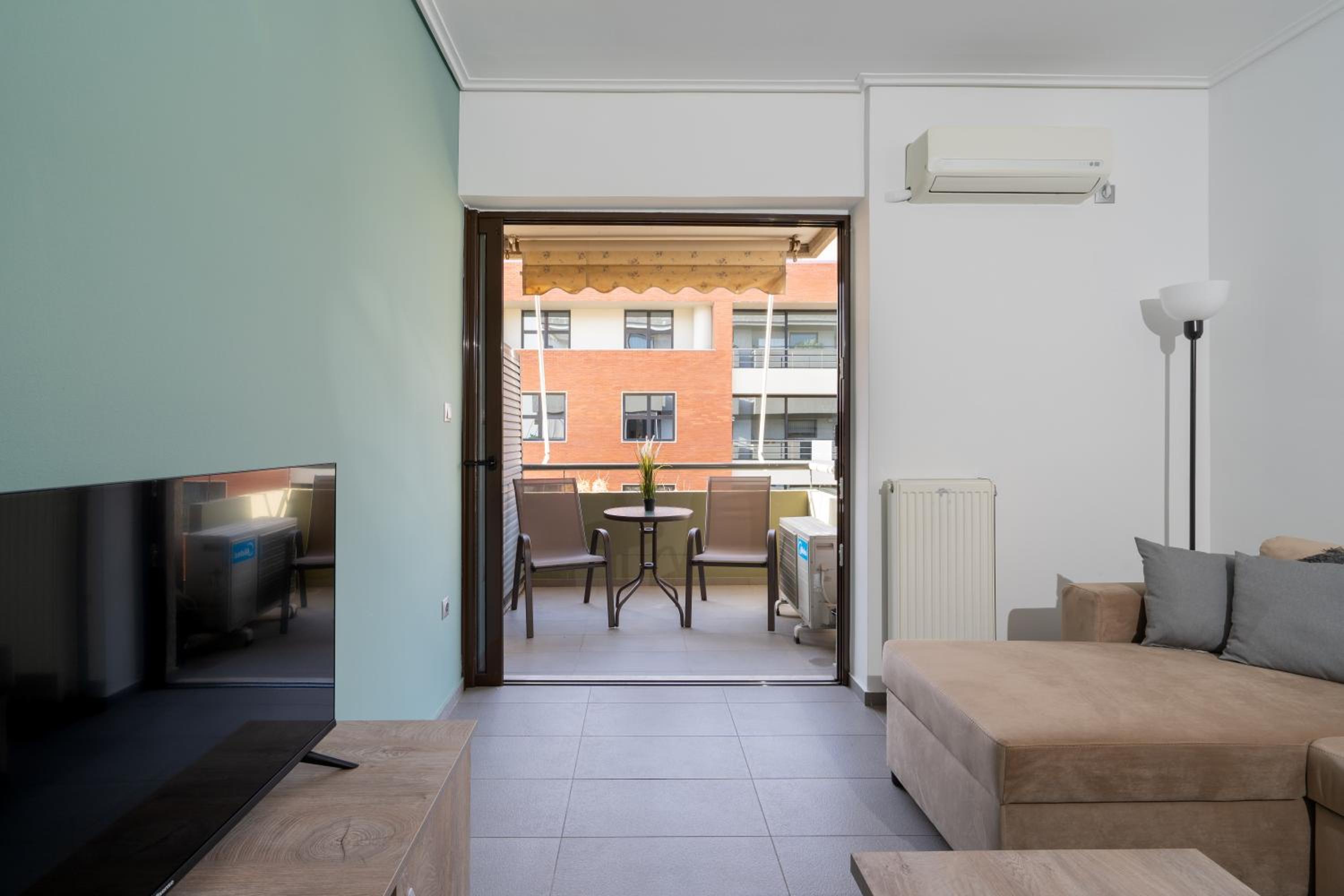 Relaxing 1bd apt. w/private balcony