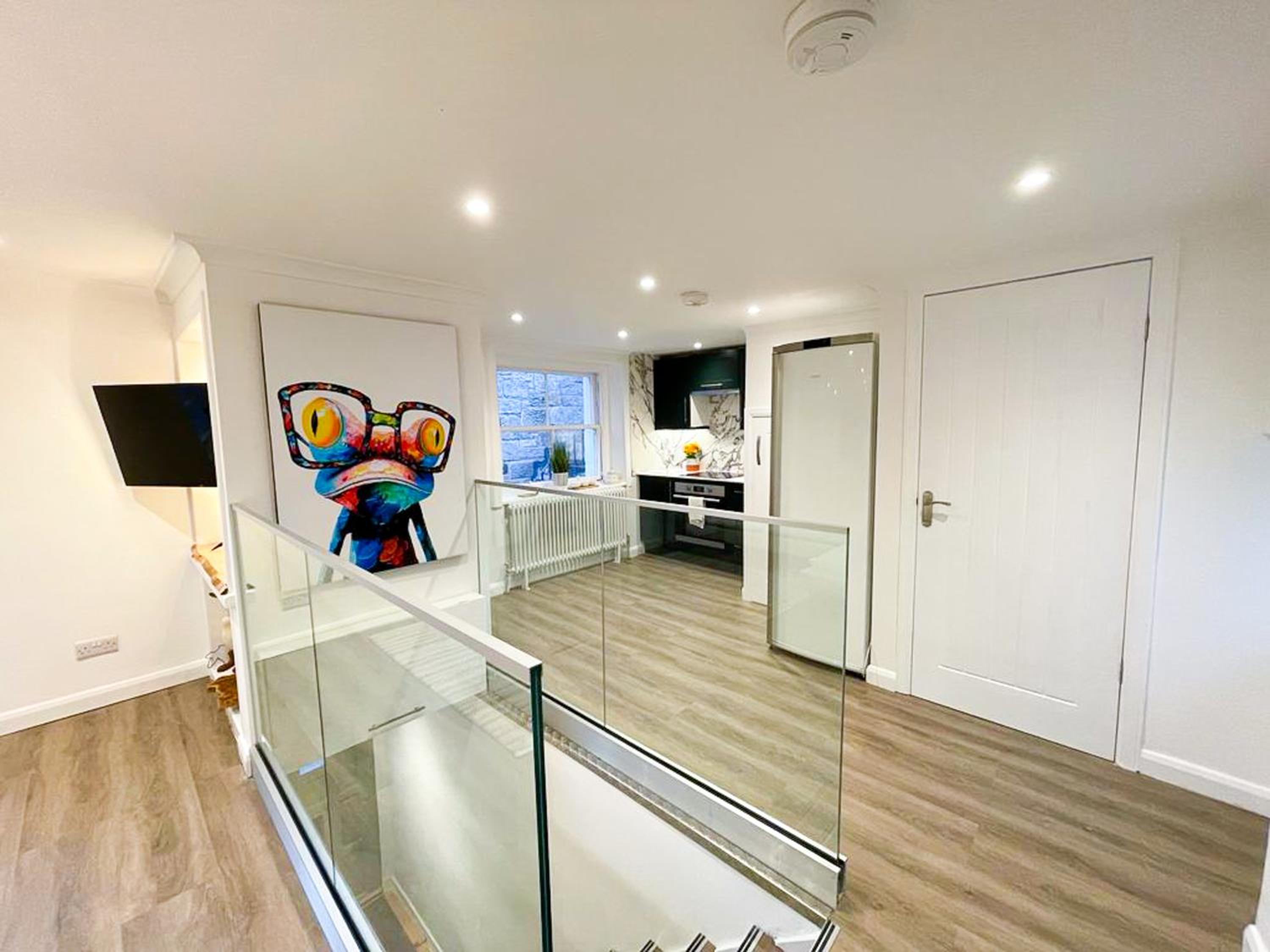 Stunning Loft Apartment South Queensferry High St Bridge Views! view 5