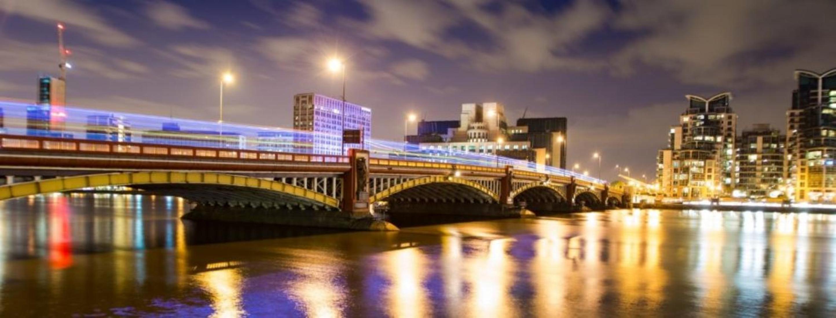 Central LONDON 2 Bedroom US EMBASSY London Eye and Riverside view panoramic balcony
