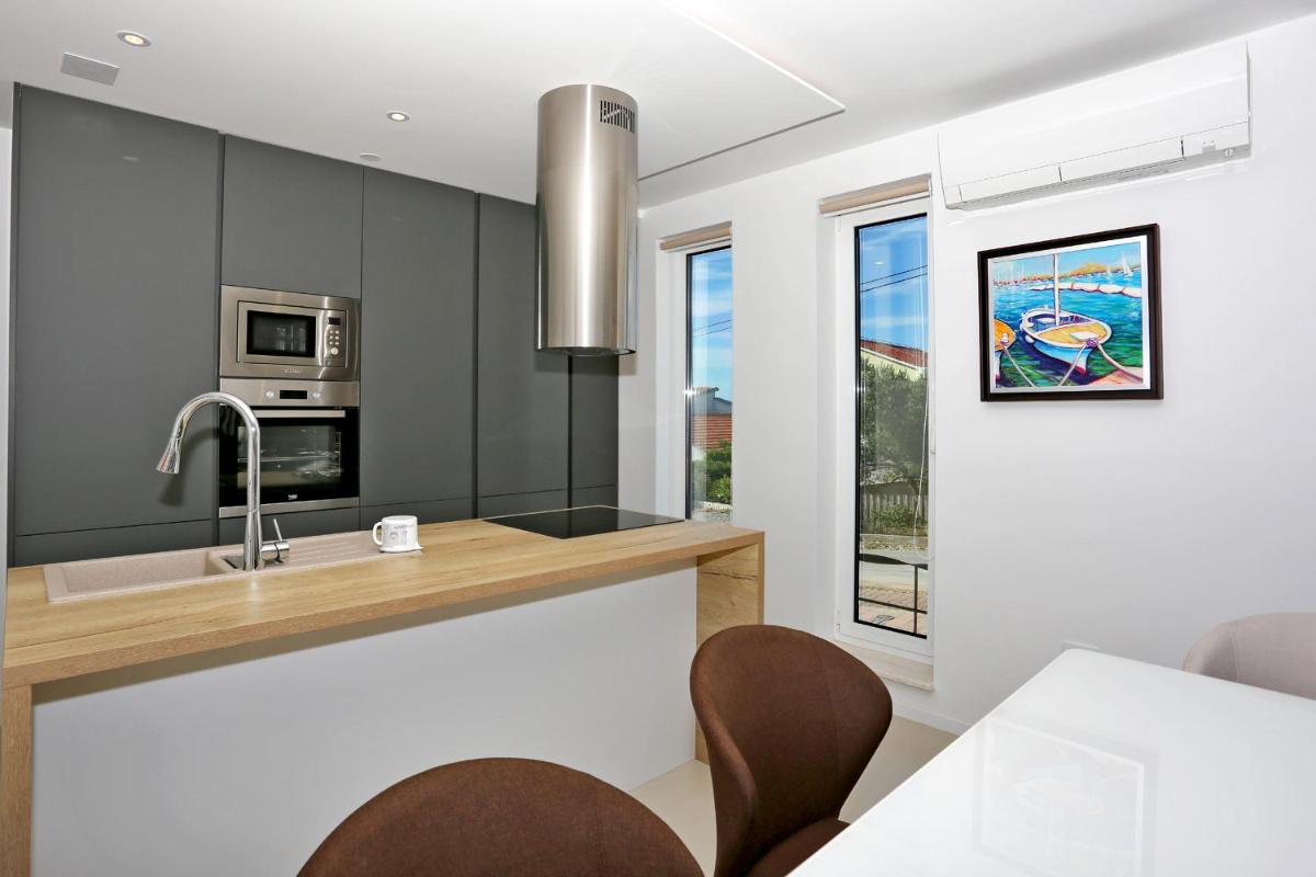Villa Art gallery apartments view 5