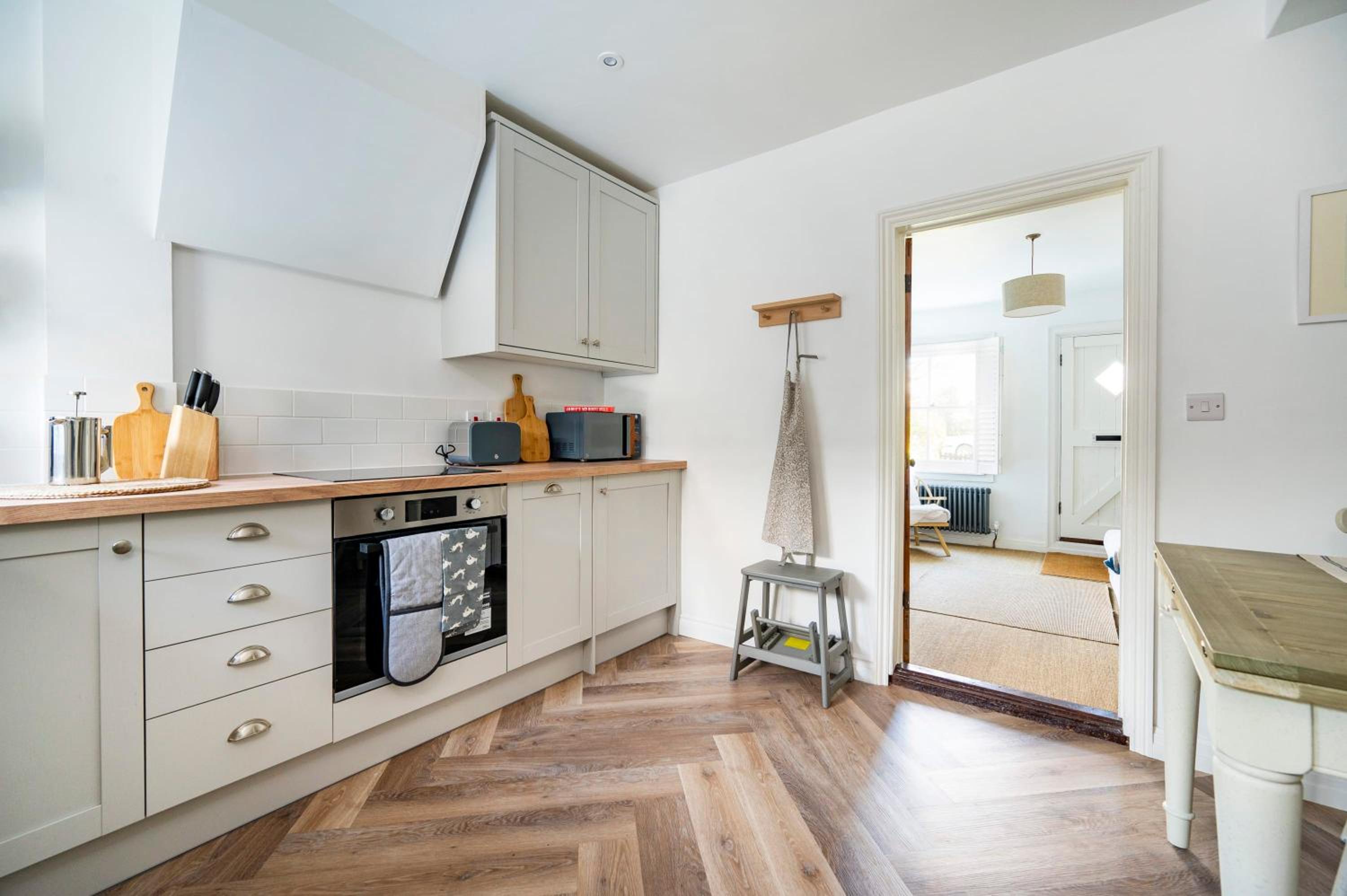 3 Lower Falkland Cottage Long Melford view 5