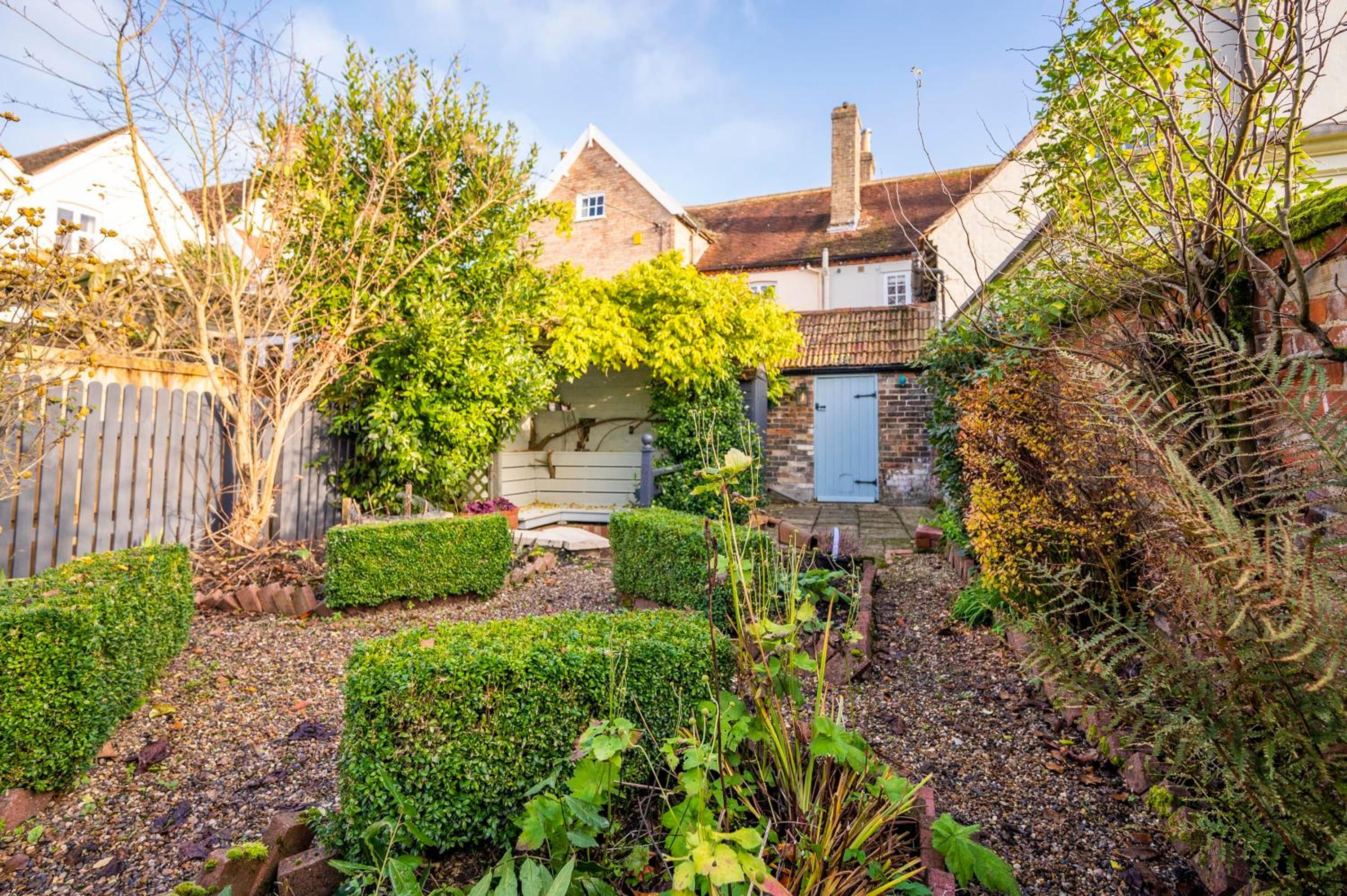 3 Lower Falkland Cottage Long Melford view 2