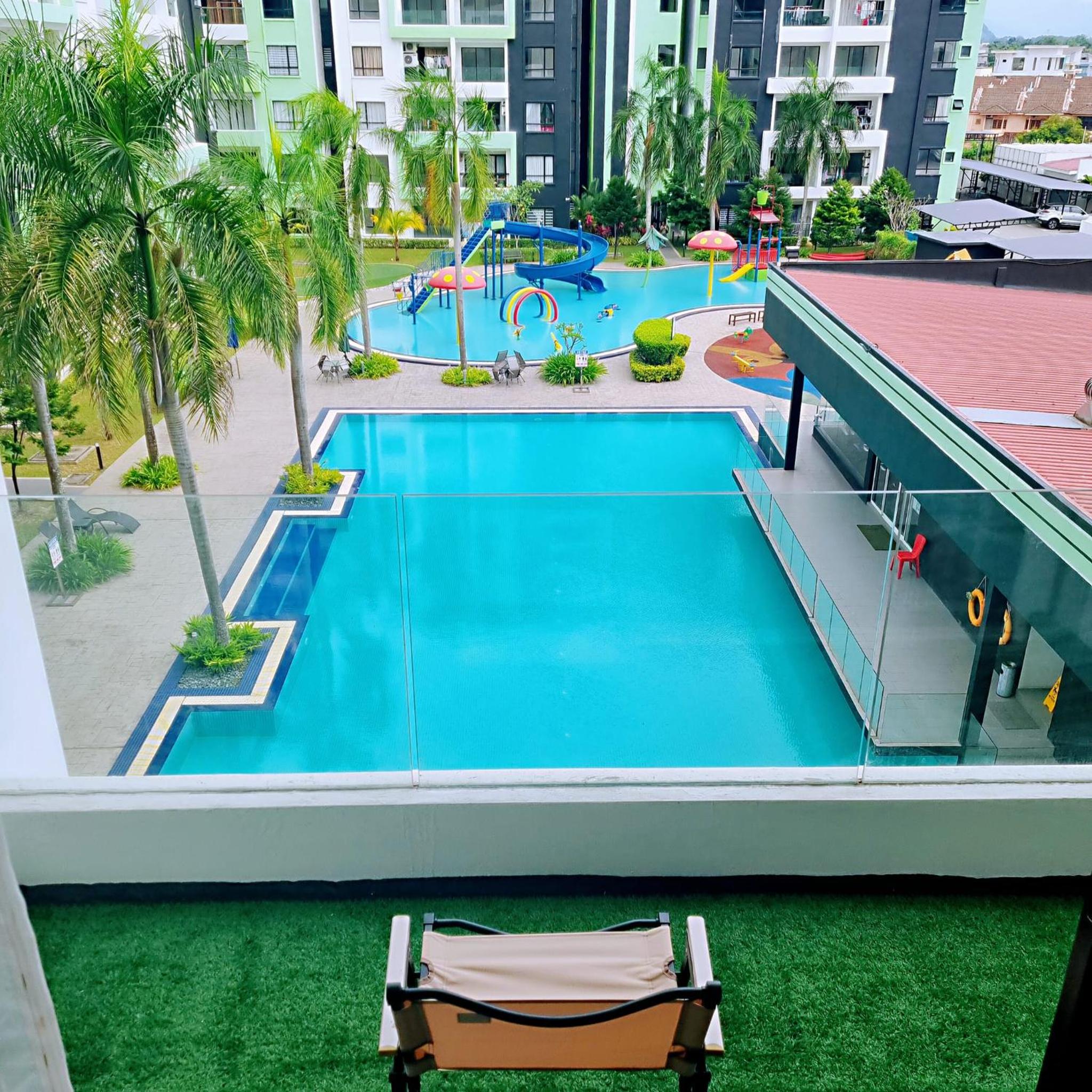 B3 Superb PoolView Manhattan Waterpark Homestay Ipoh4-8Pax NETFLIX photo 1