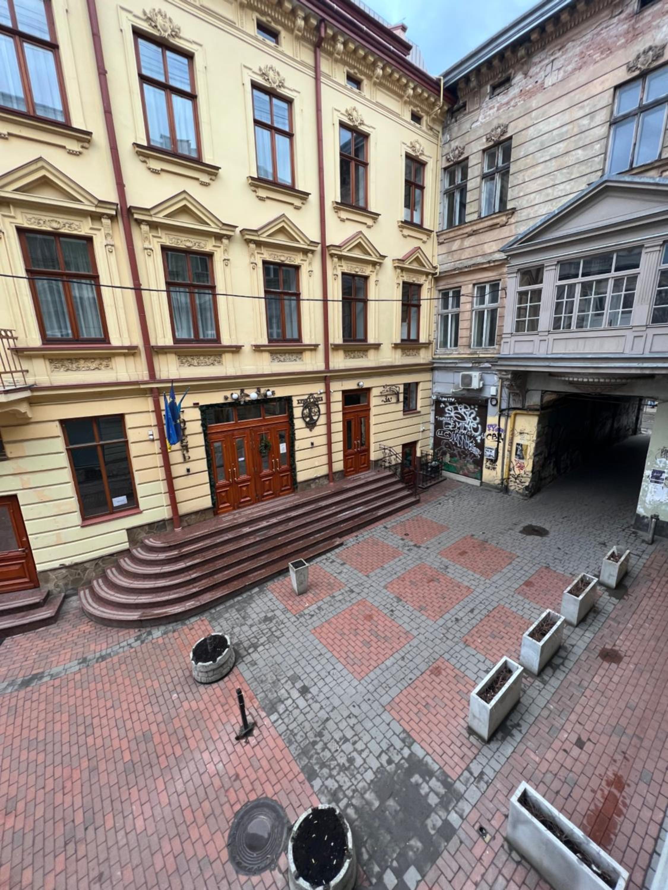 Апартаменти в самому центрі Львова в Проїзді Крива Липа view 2