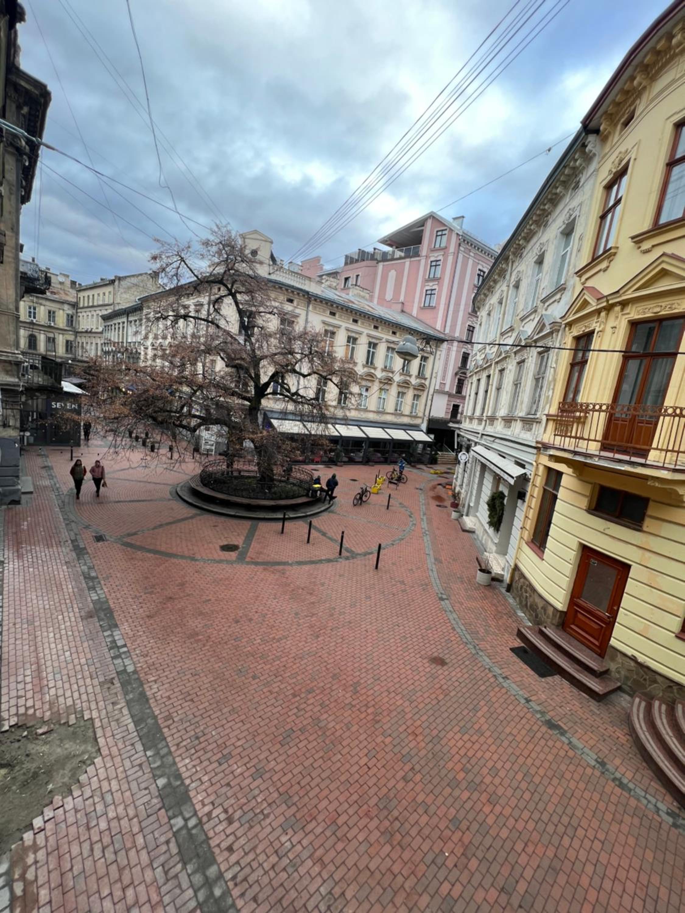 Апартаменти в самому центрі Львова в Проїзді Крива Липа view 3