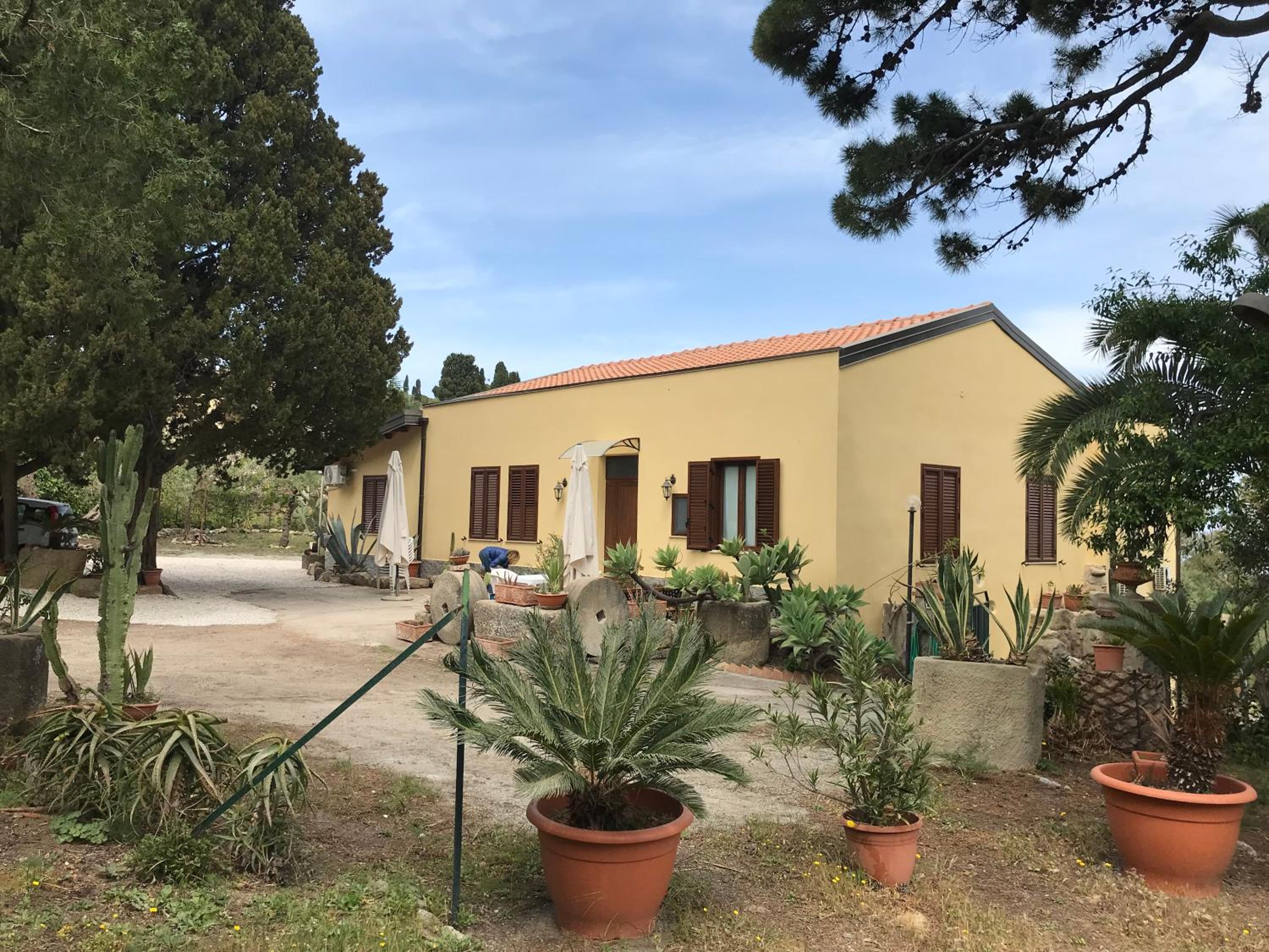 Bouganville a Villa Greco view 3