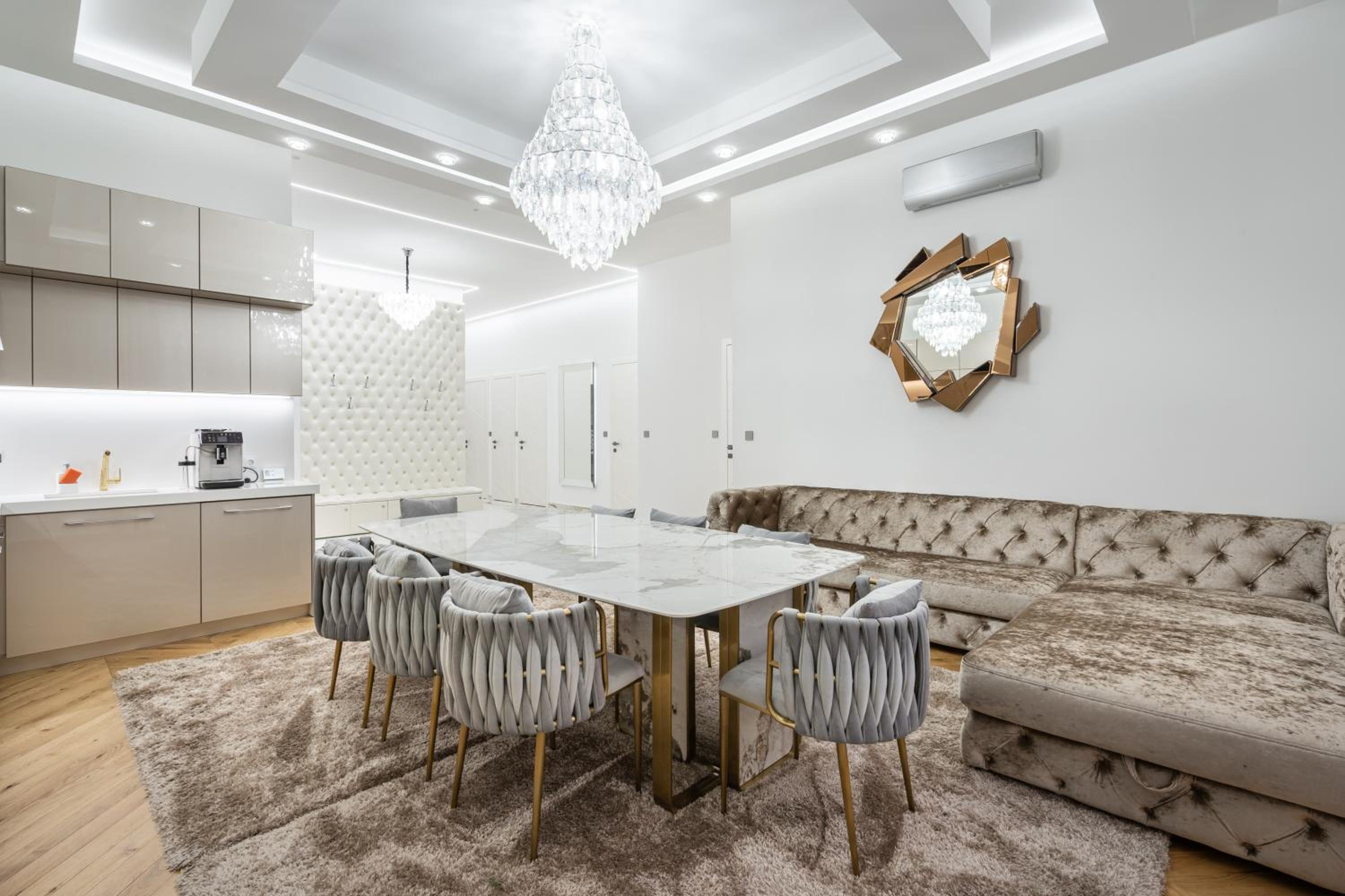 Heart of Budapest Luxury Apartment with Amazing View view 5