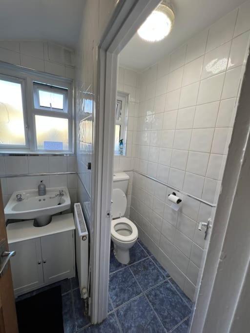 Spacious One Bedroom Private Flat in Brixton +Wifi