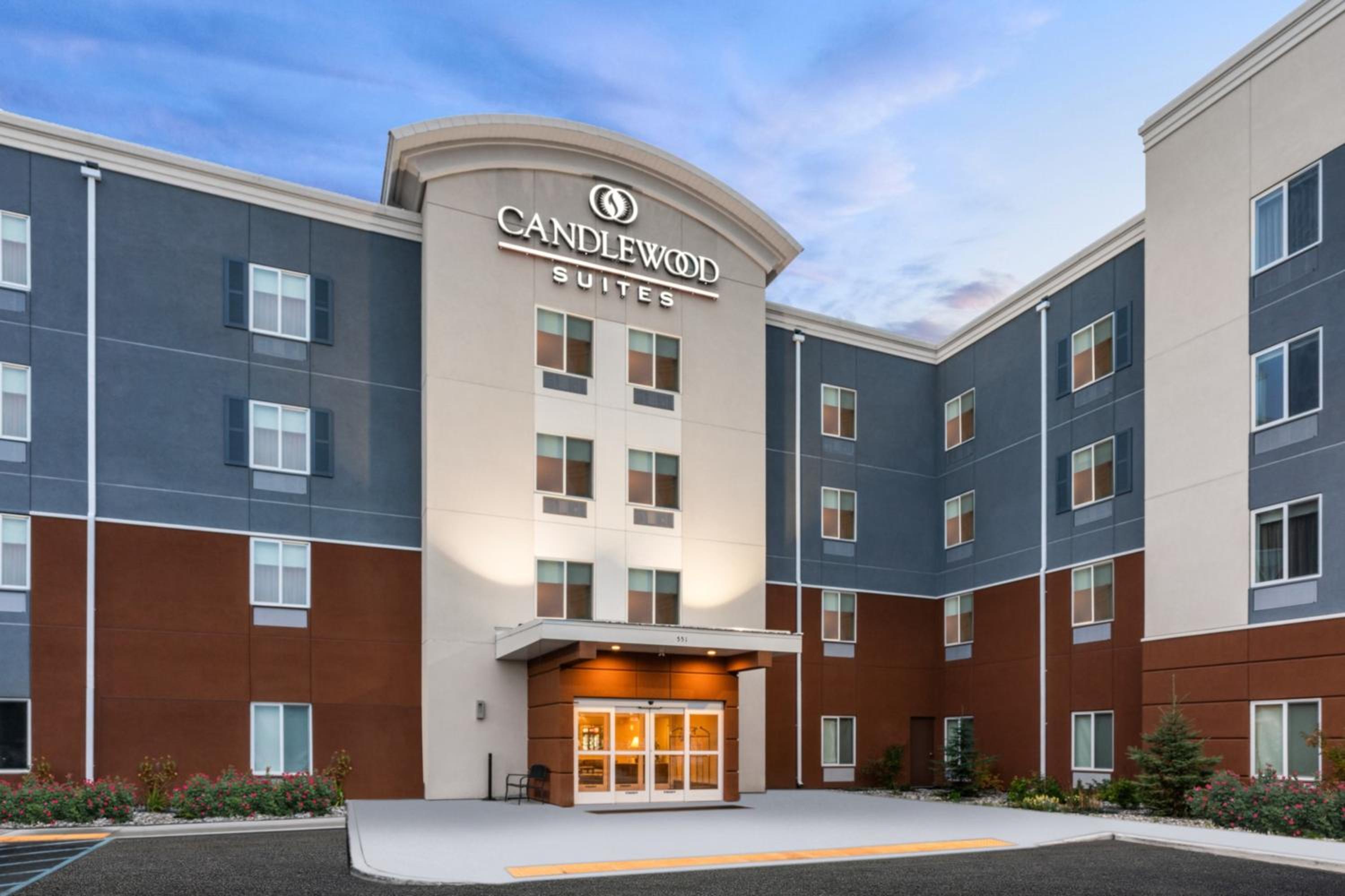 Hotel Candlewood Suites Portland Airport by IHG