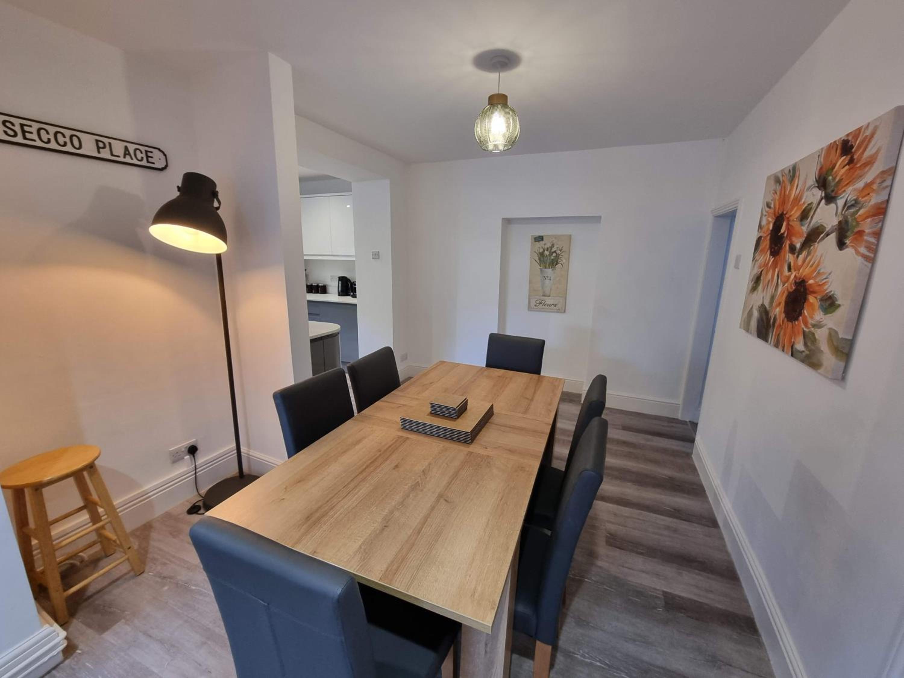 Well Cottage by Cliftonvalley Apartments