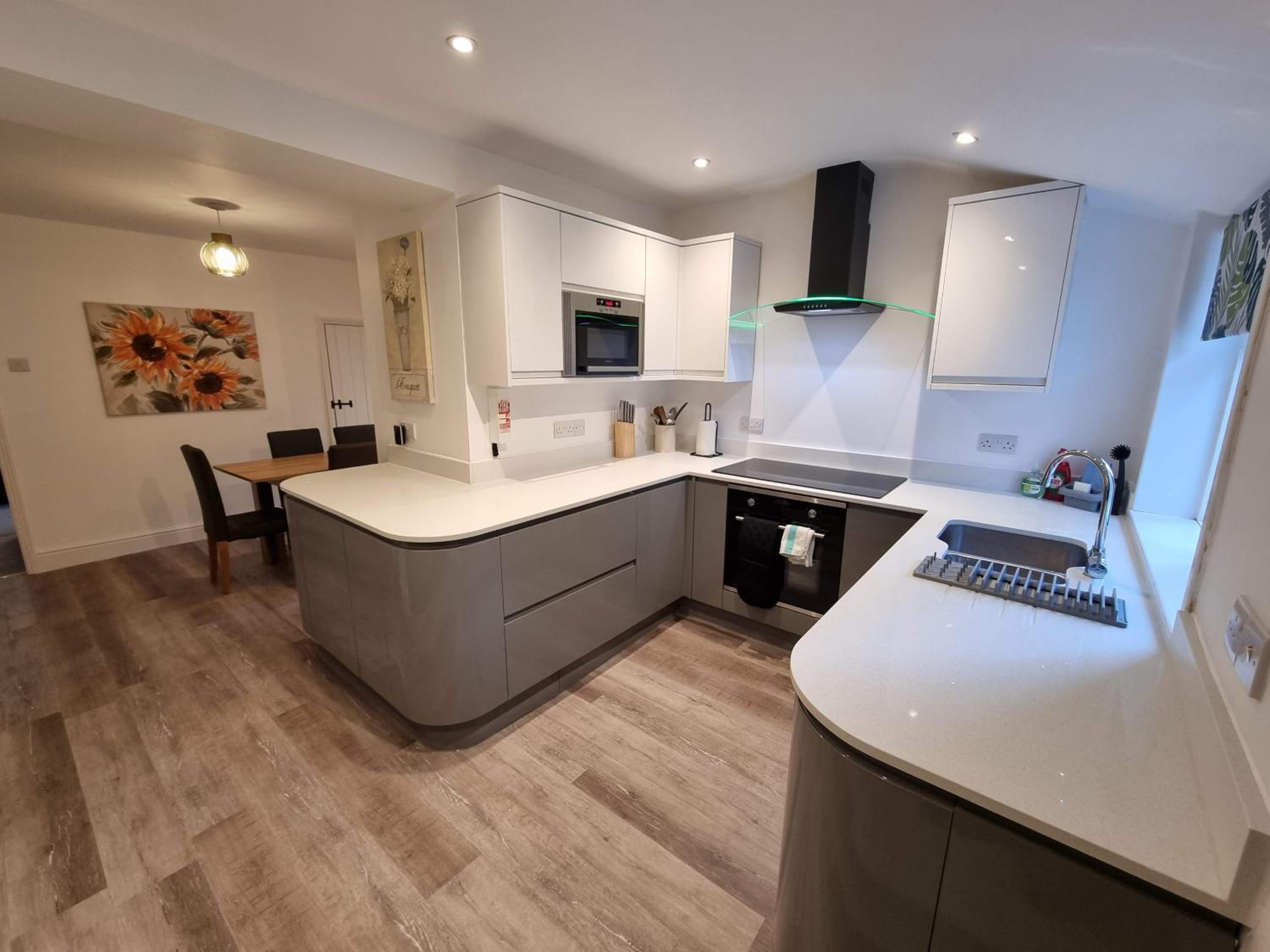 Well Cottage by Cliftonvalley Apartments
