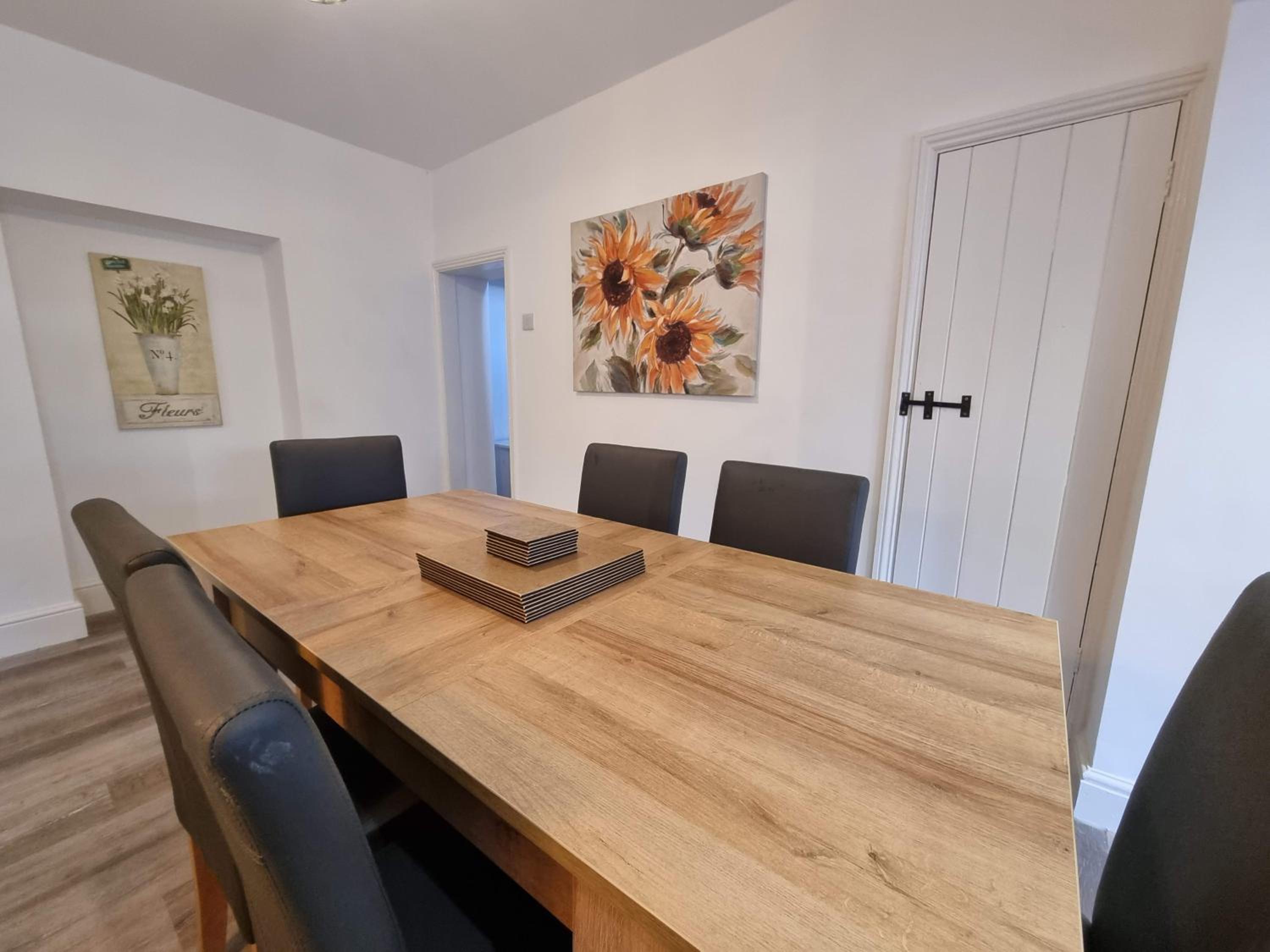 Well Cottage by Cliftonvalley Apartments