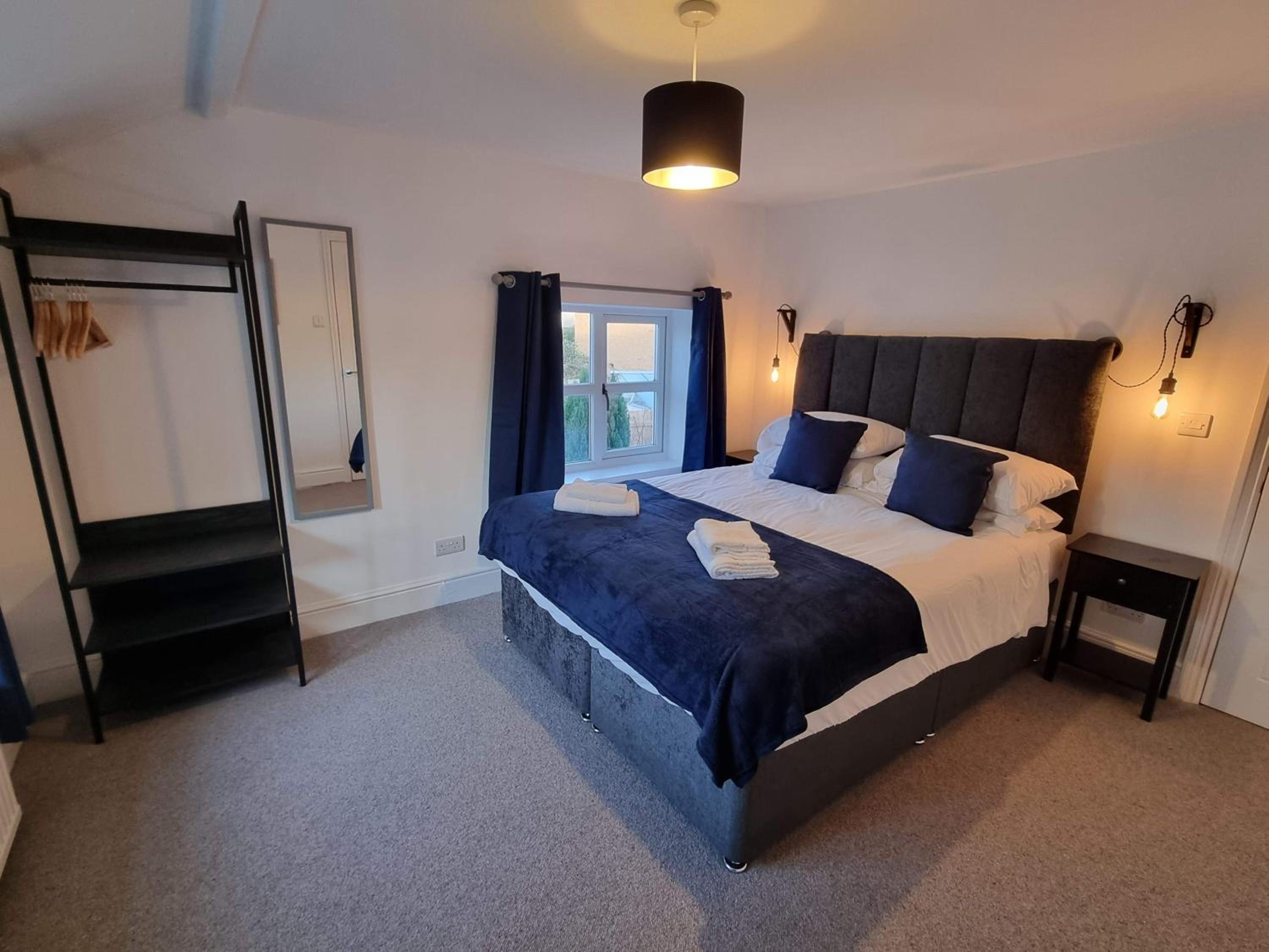 Well Cottage by Cliftonvalley Apartments