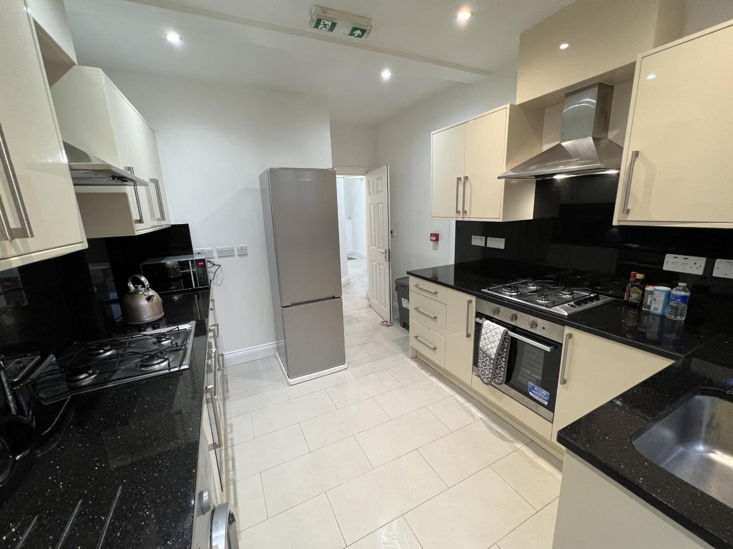4 Wharncliffe Drive